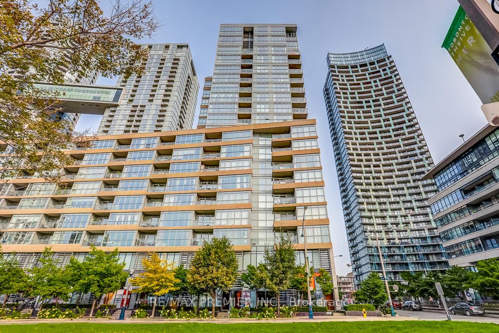 2 Bedrooms Condo at 10 Capreol, Toronto For sale