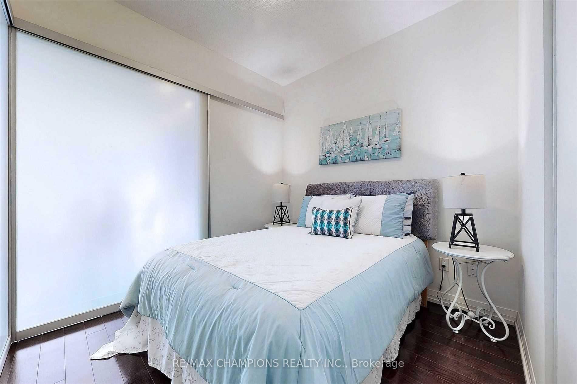 2 Bedrooms Condo at 460 Adelaide,  Toronto For sale