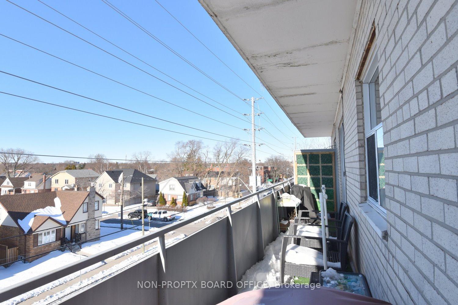 2 Bedrooms Condo at 893 Concession,  Hamilton For sale