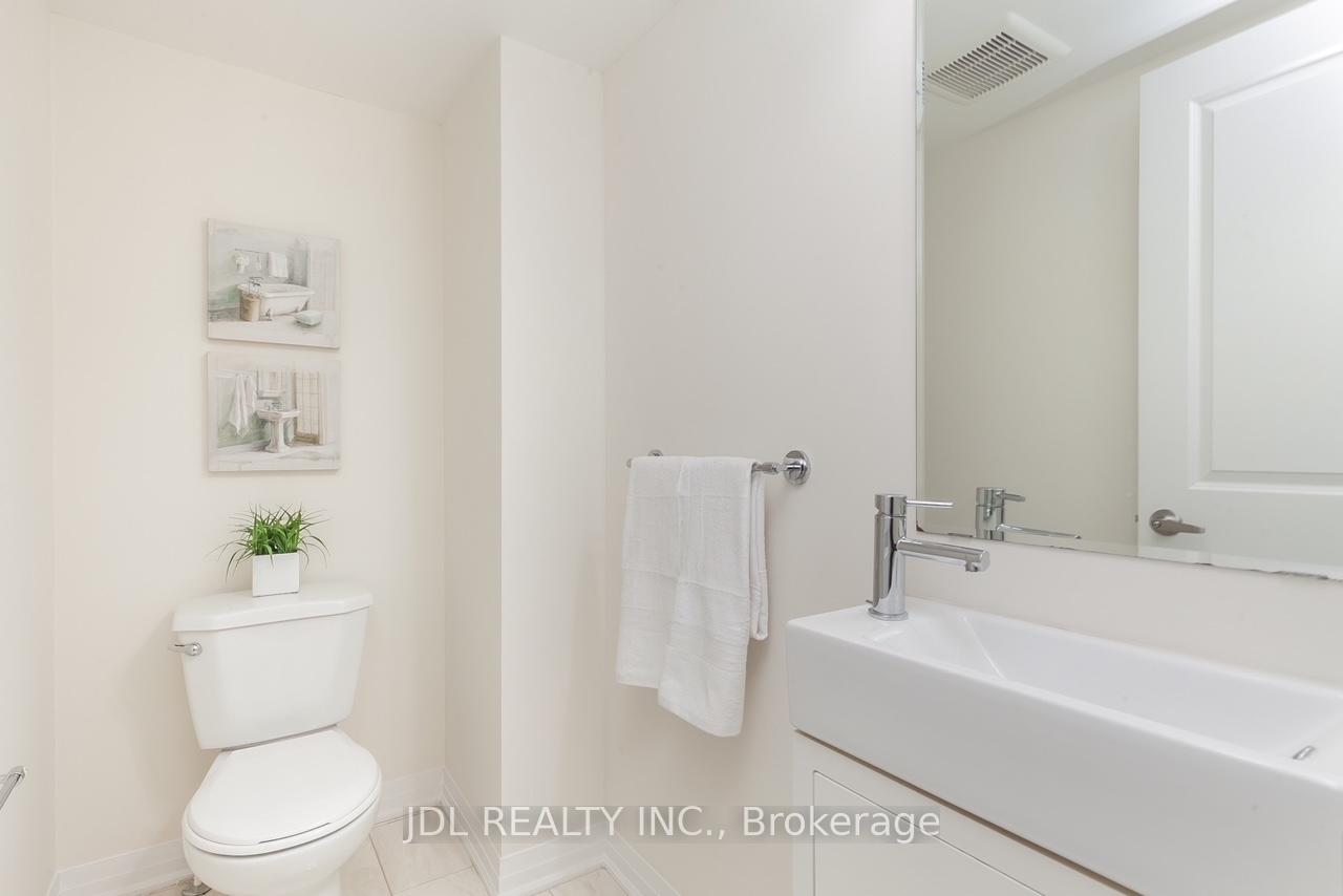 2 Bedrooms Condo at 175 William Duncan Rd,  Toronto For sale