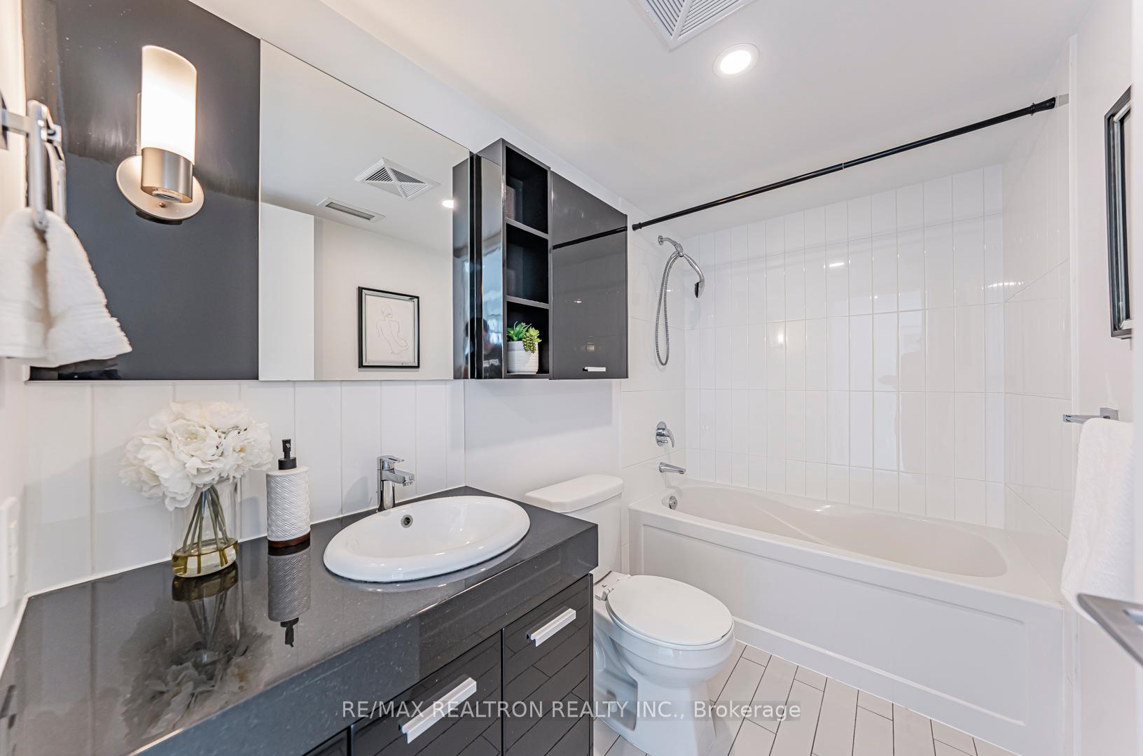 3 Bedrooms Condo at 29 Singer, Toronto For sale