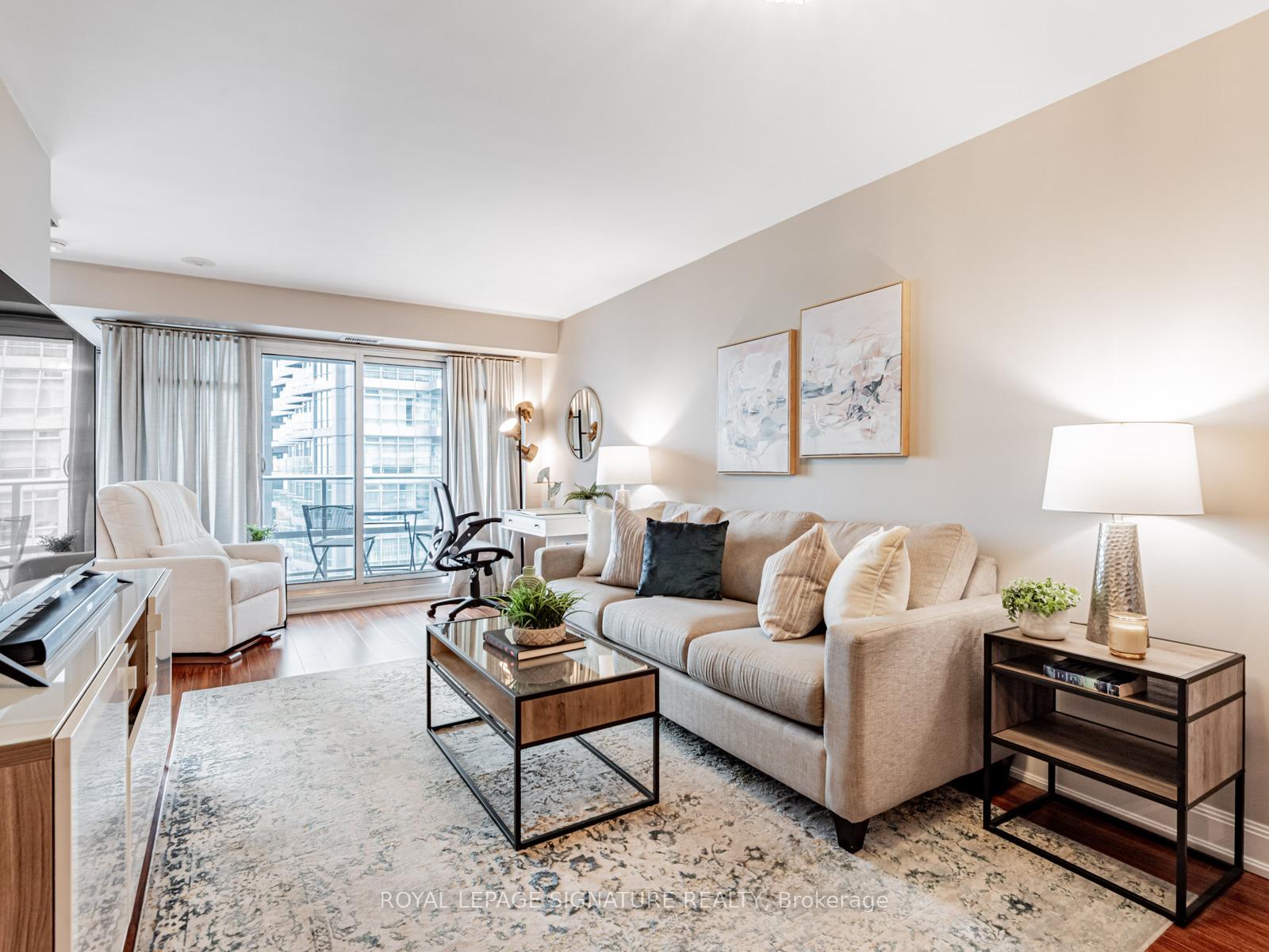 2 Bedrooms Condo at 2191 Yonge, Toronto For sale