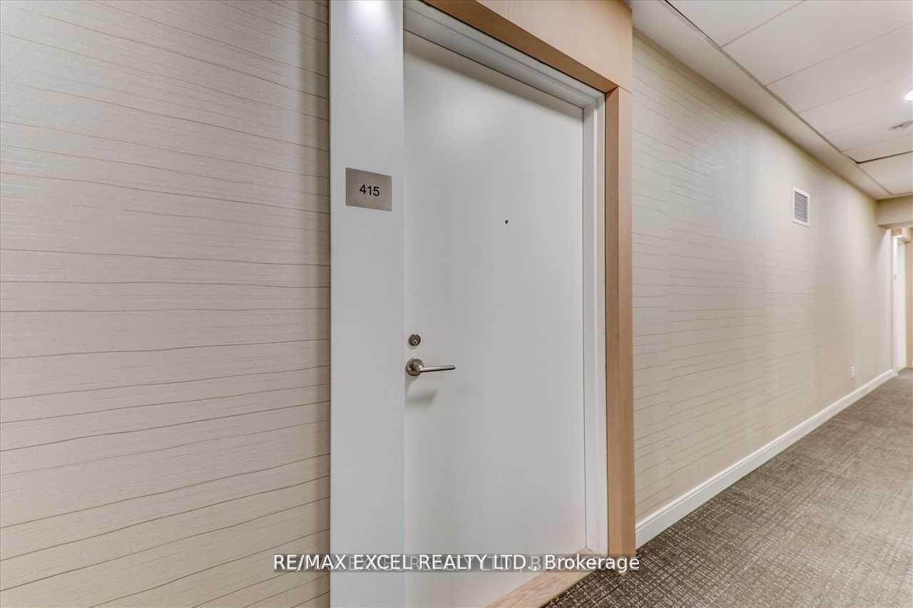 2 Bedrooms Condo at 70 Annie Craig, Toronto For sale