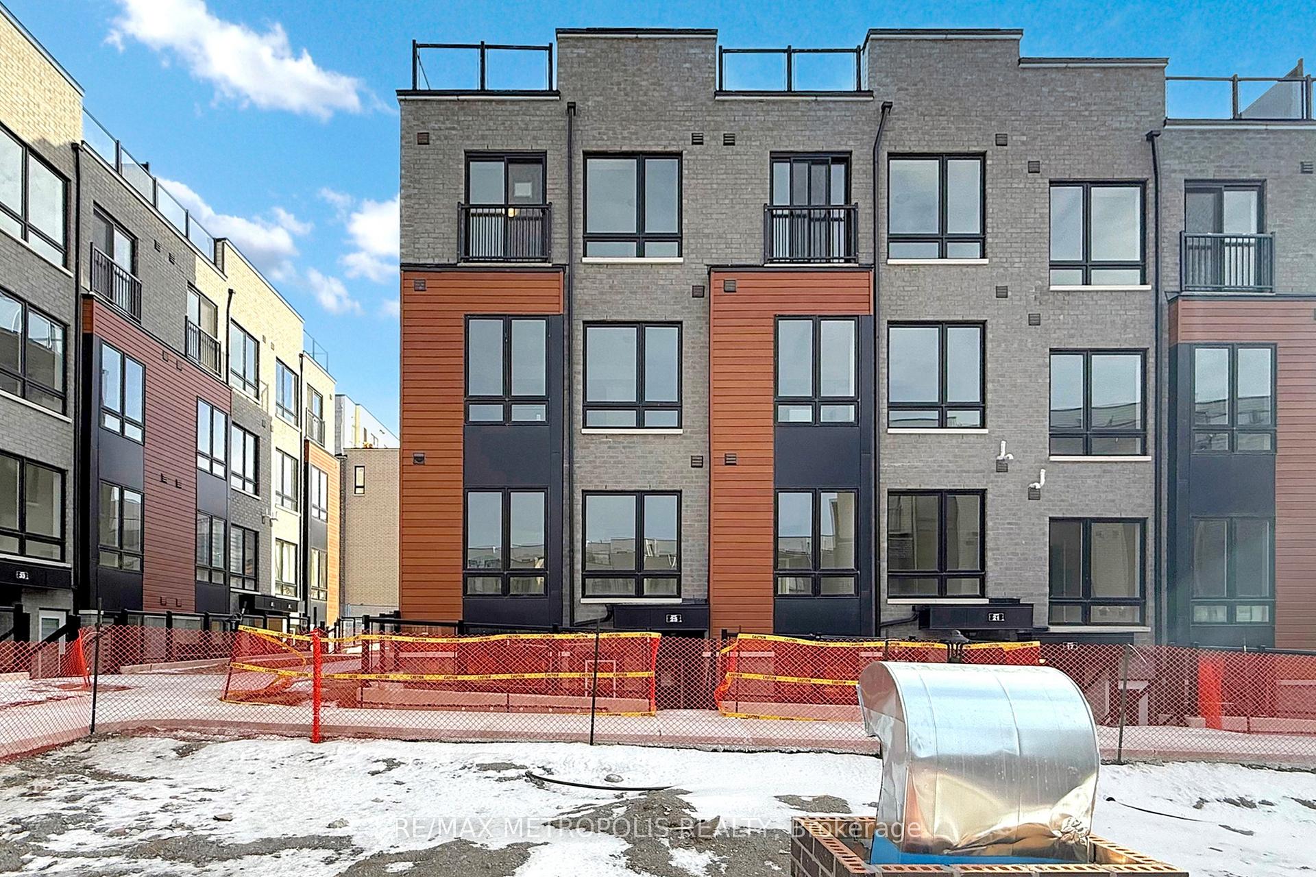 3 Bedrooms Condo at 35 Priya, Toronto For sale