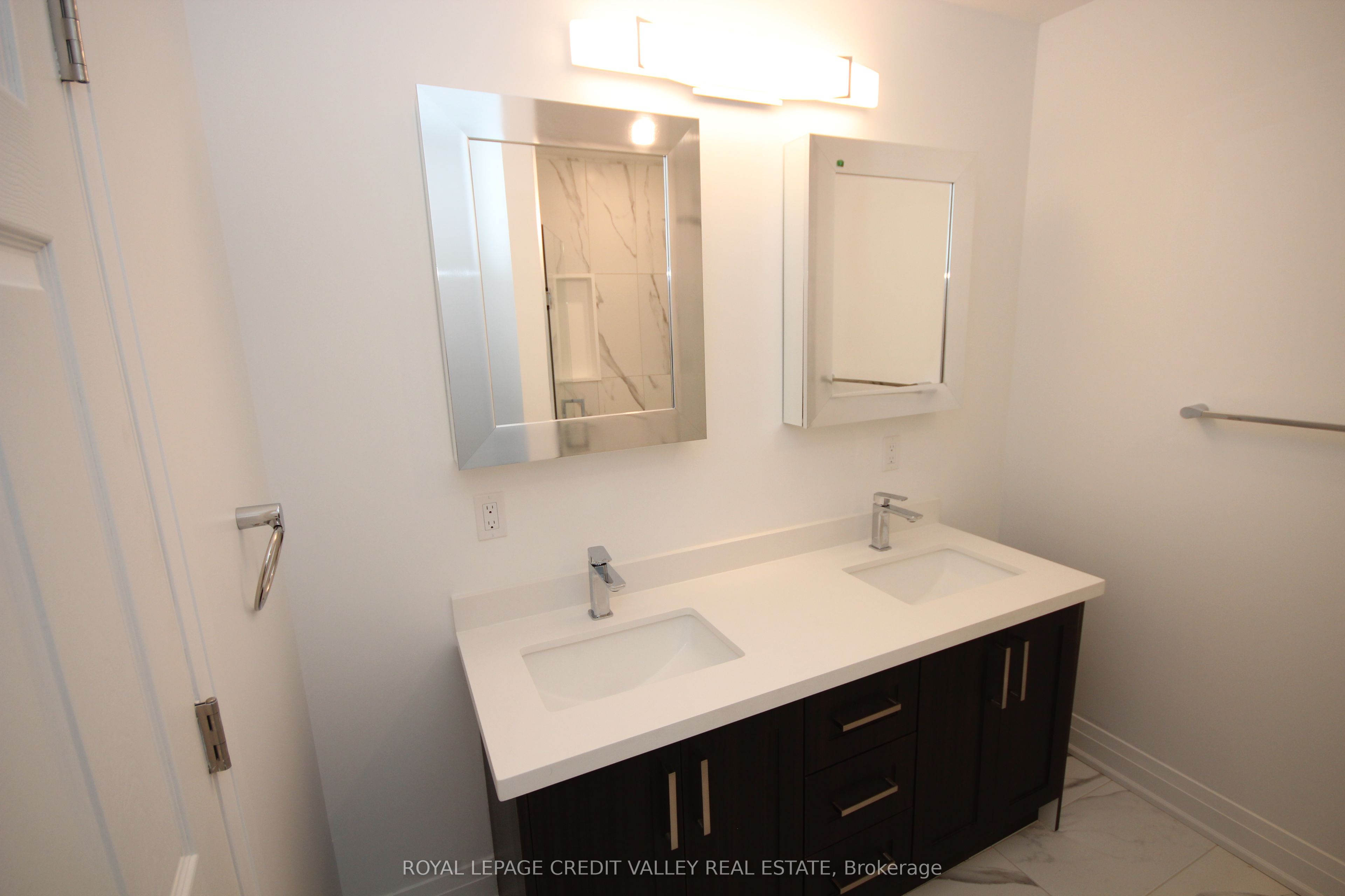31 Baldwin Street, #Upper