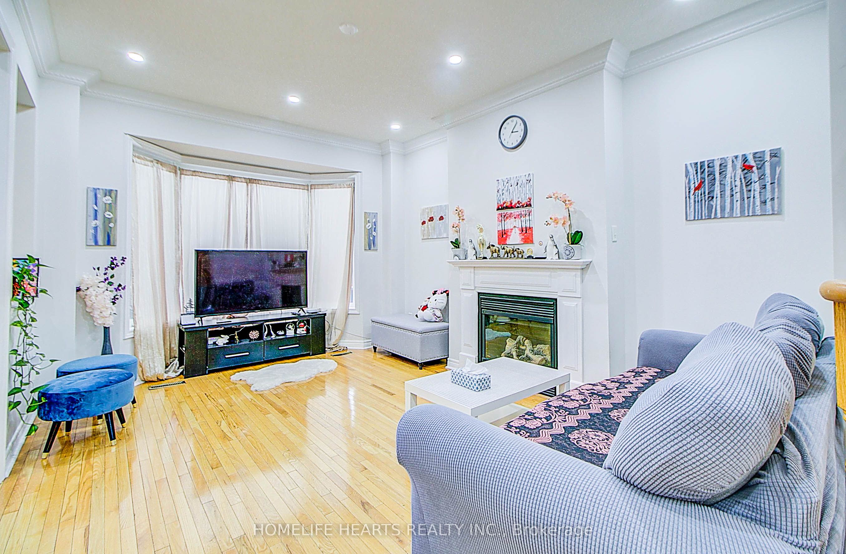 38 Saffron Street E