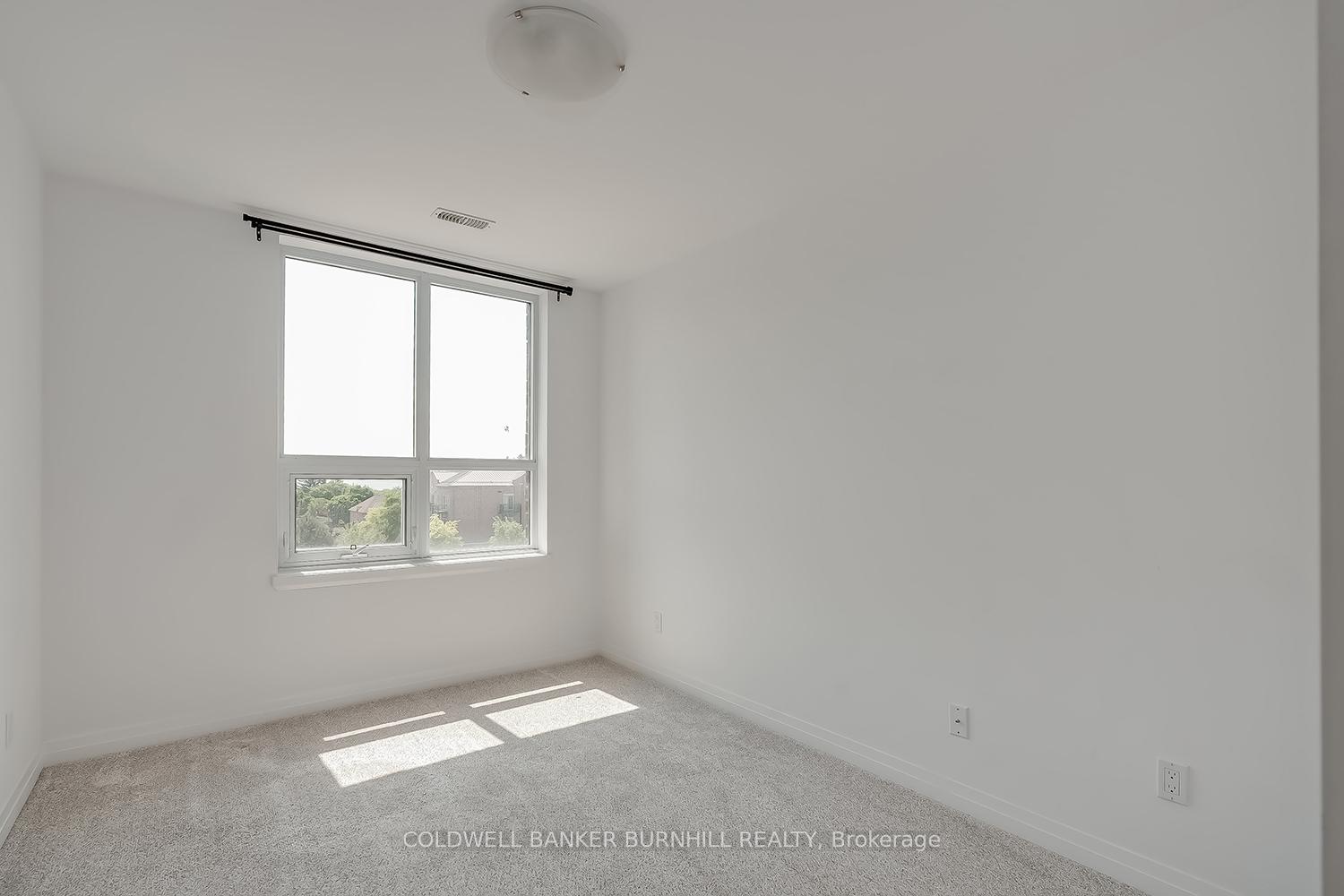 2 Bedrooms Condo at 5 Hamilton, Hamilton For sale