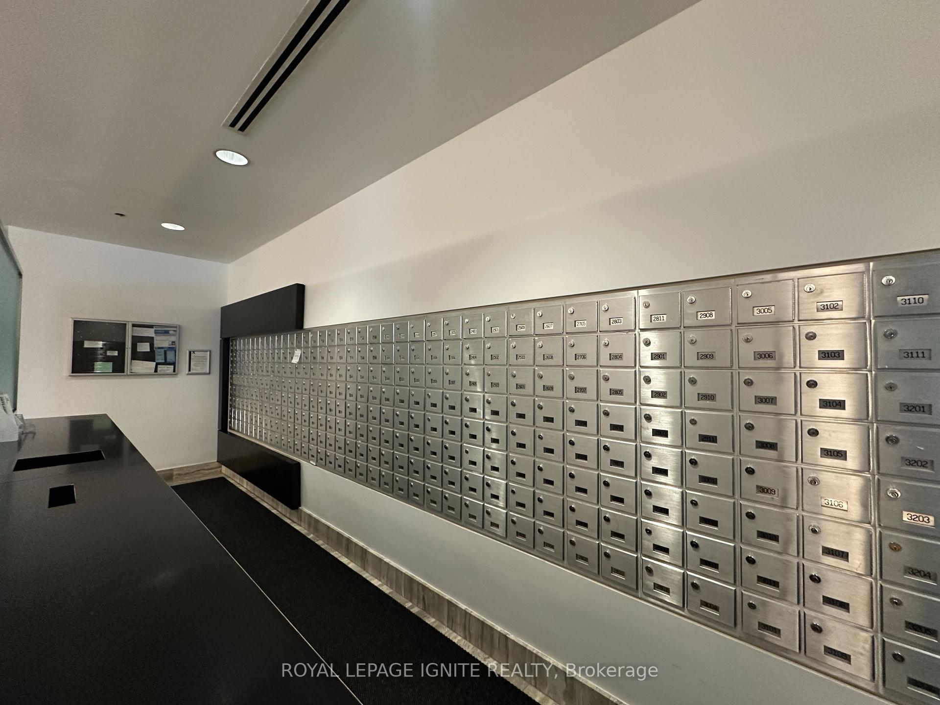2 Bedrooms Condo at 110 Charles, Toronto For sale
