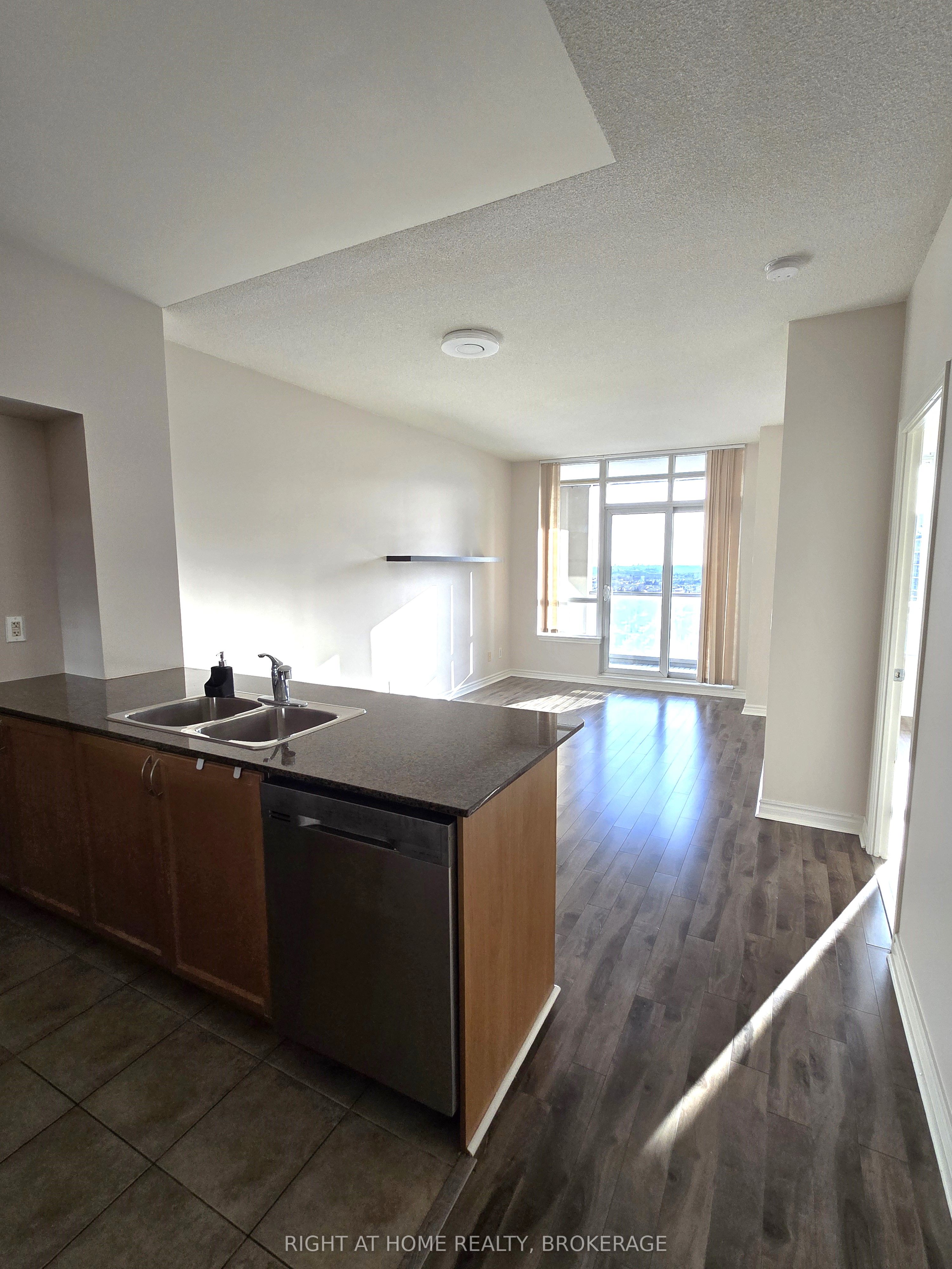 #1603 - 388 Prince of Wales Drive, Mississauga, ON L5B 0A1