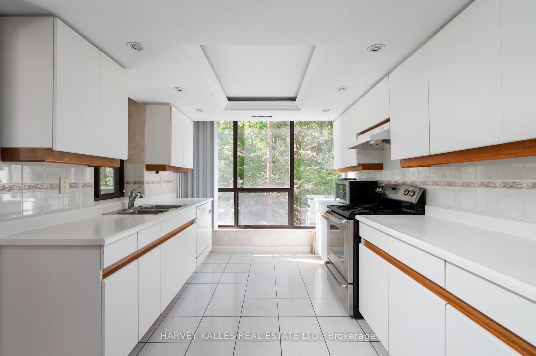 2 Bedrooms Condo at 3900 Yonge, Toronto For sale