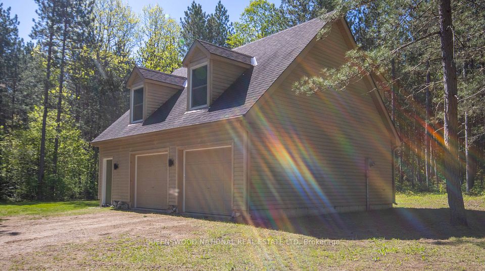 1315 Major Lake
