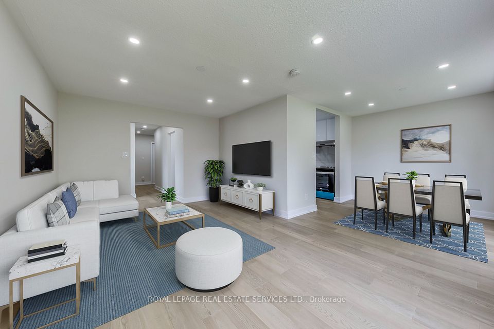 690 Mississuaga Valley Boulevard, Mississauga, ON L5A 1Z4