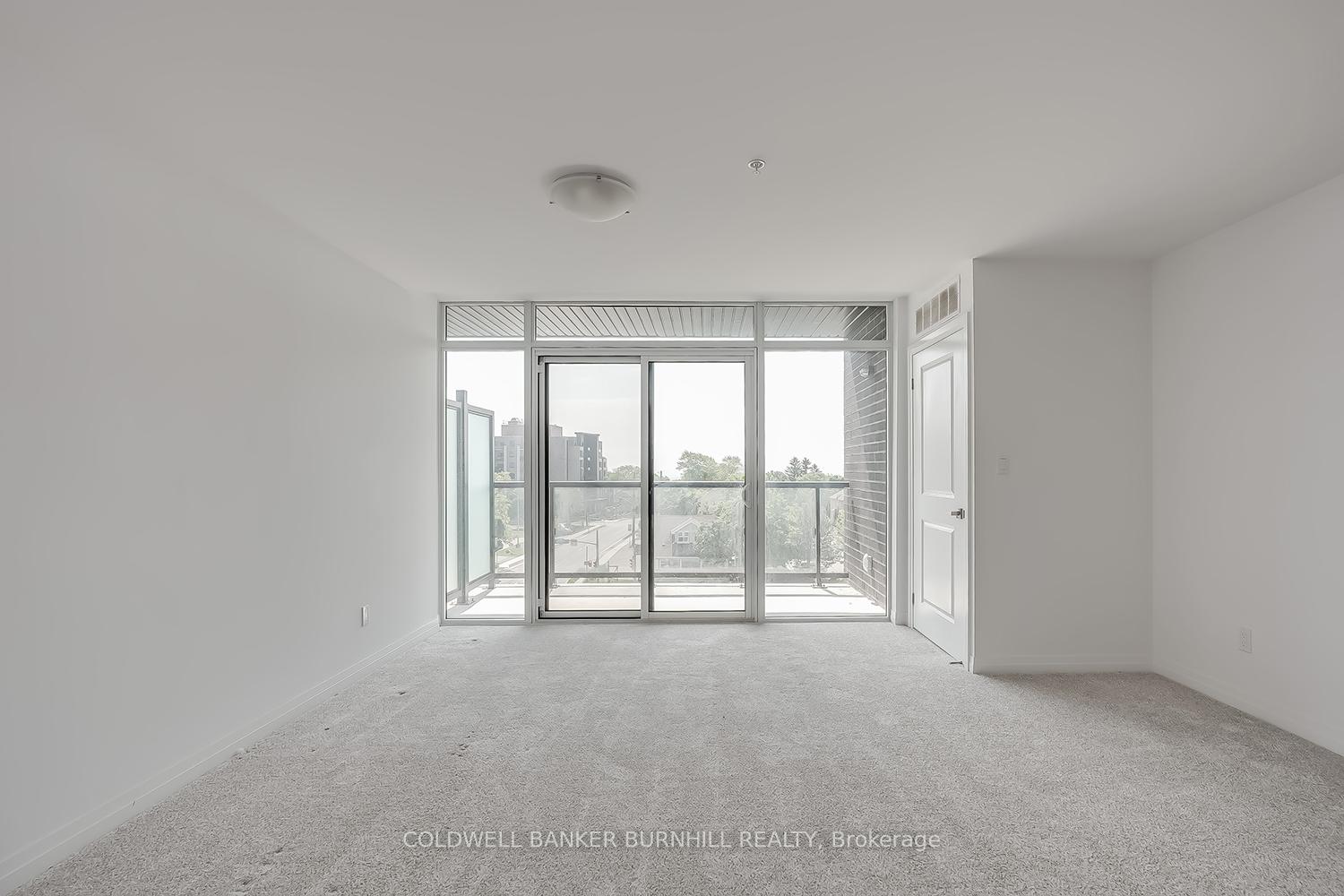 2 Bedrooms Condo at 5 Hamilton, Hamilton For sale