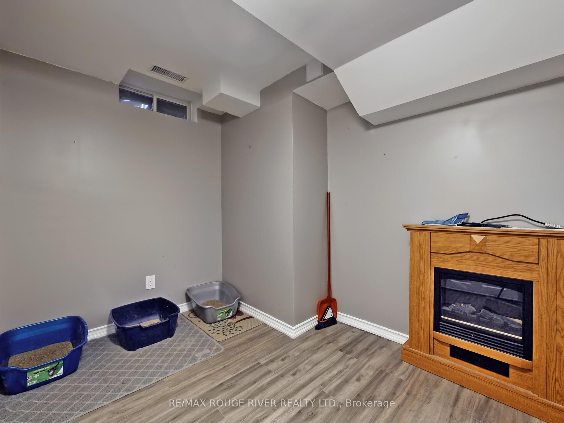 112 Scottsdale Drive, Clarington, ON L1C 5G5