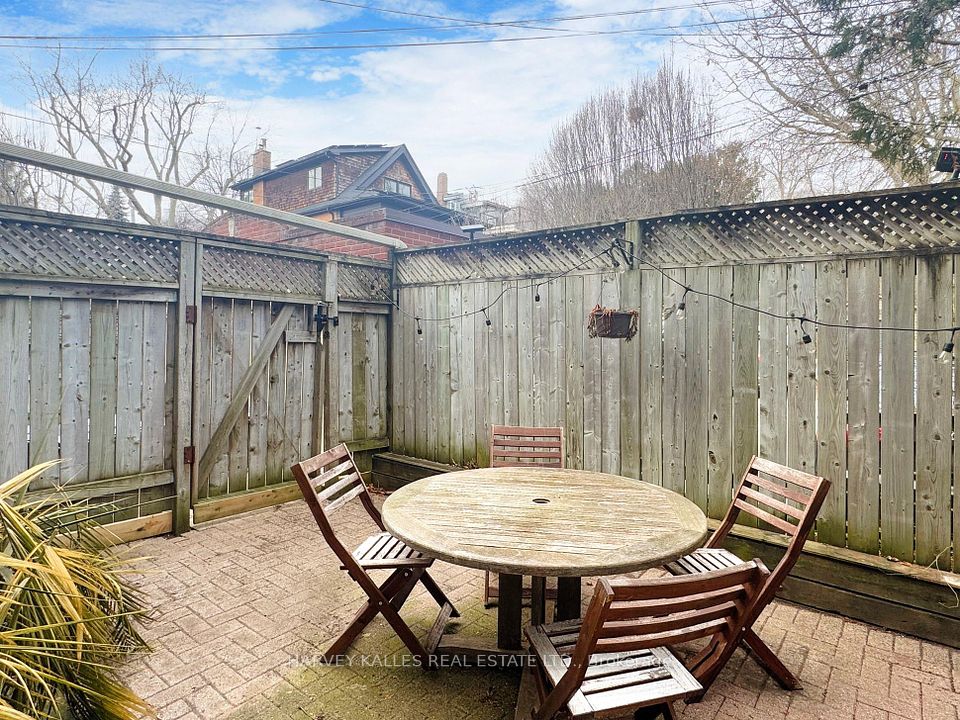 196 Glen Road S 1