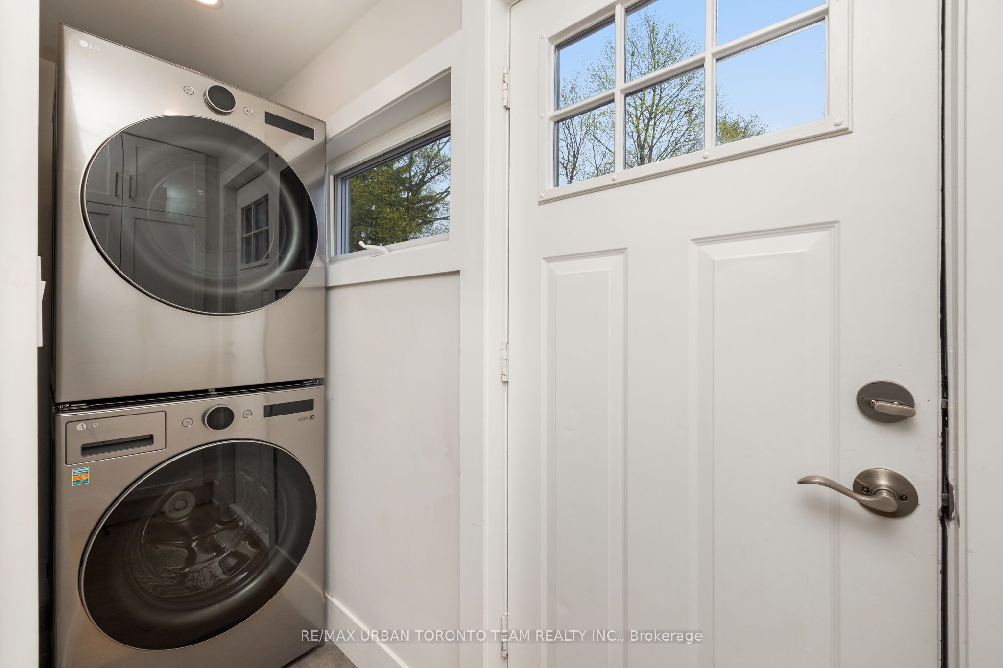 3517 St Clair Avenue, Toronto, ON M1K 1L4