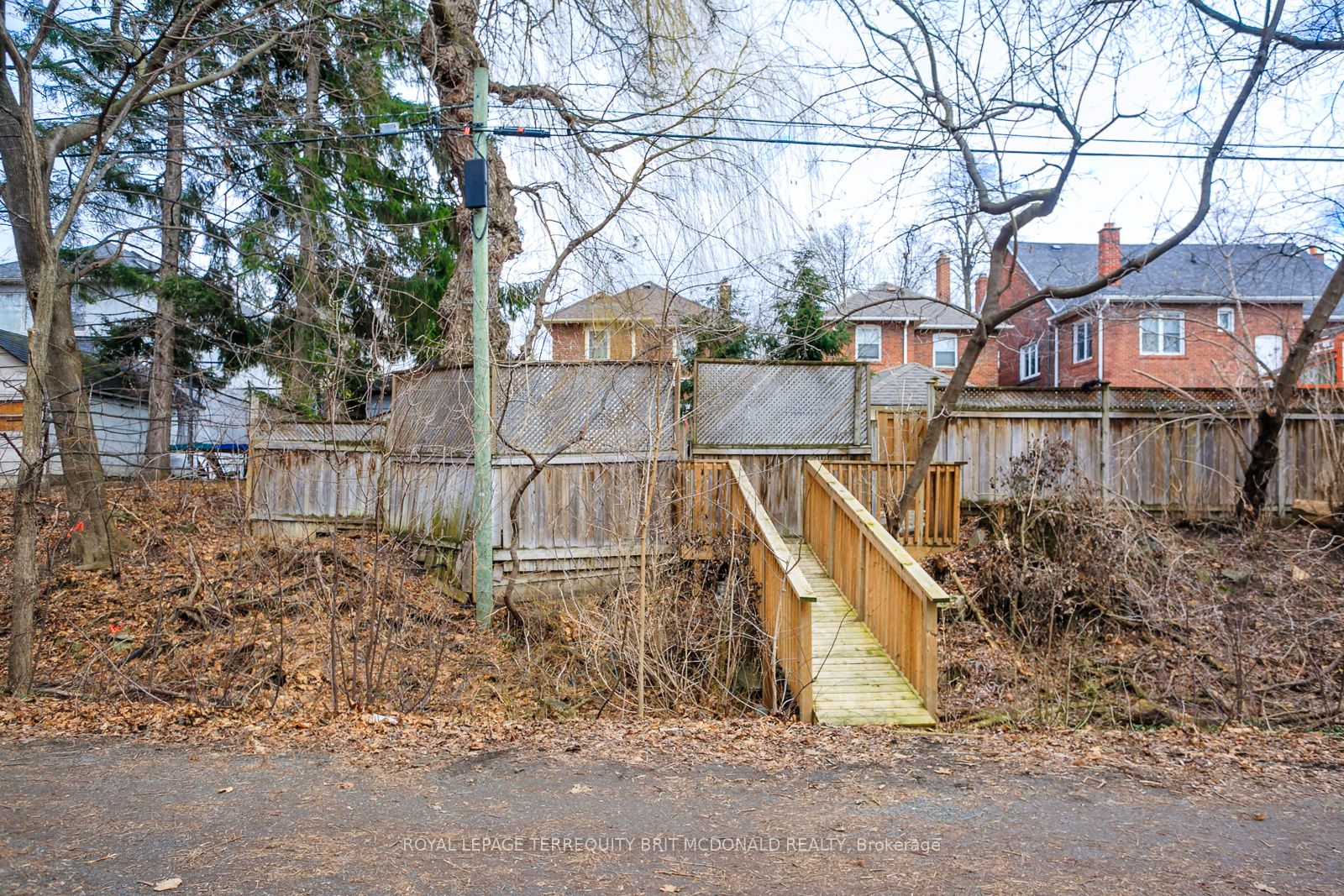 125 Chaplin Crescent, Toronto, ON M5P 1A6