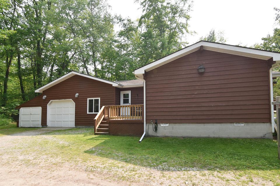 9898 Phoebe Lane, Lambton Shores, ON N0N 1J1