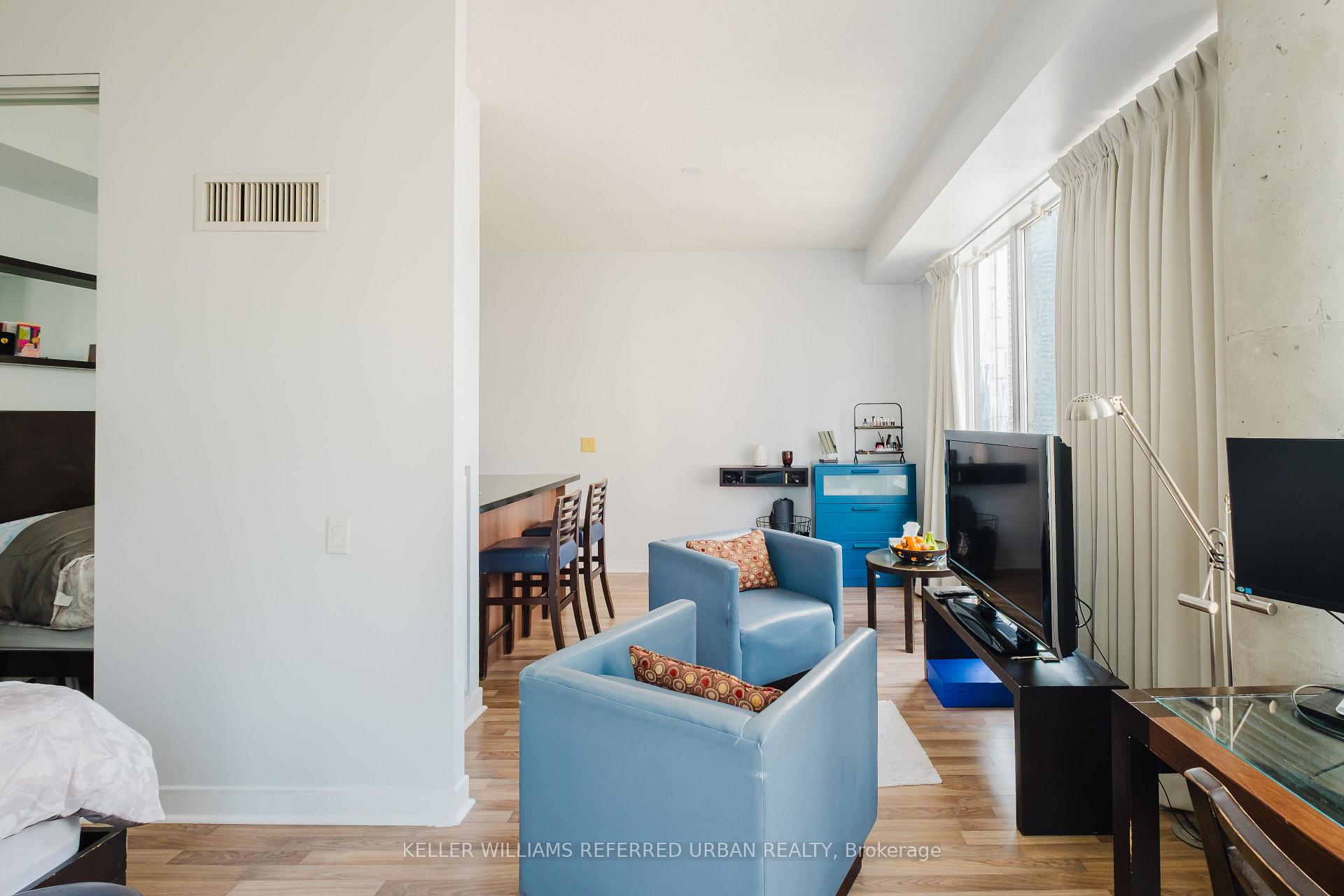 1 Bedroom Condo at 8 Colborne, Toronto For sale