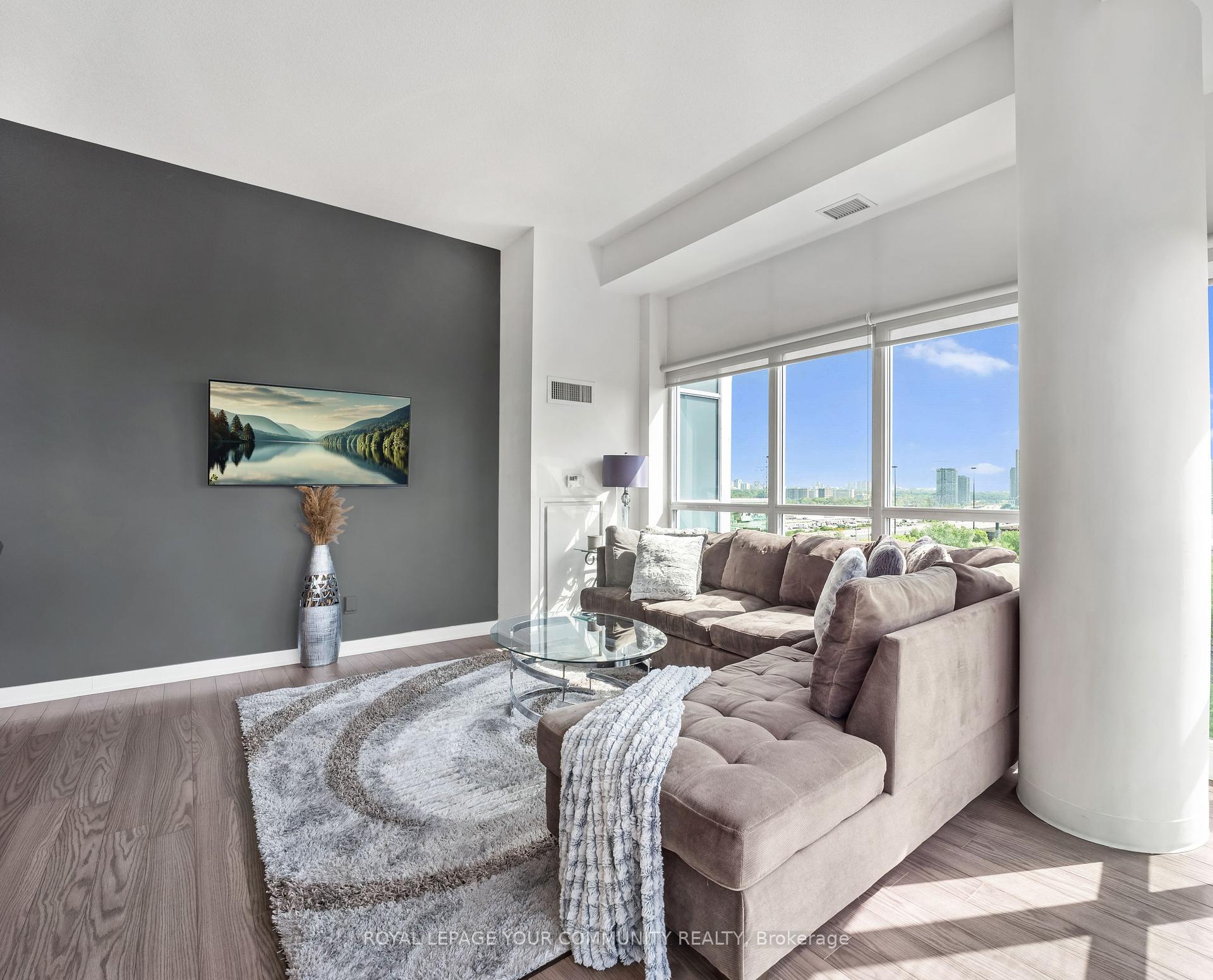 2 Bedrooms Condo at 165 Legion, Toronto For sale