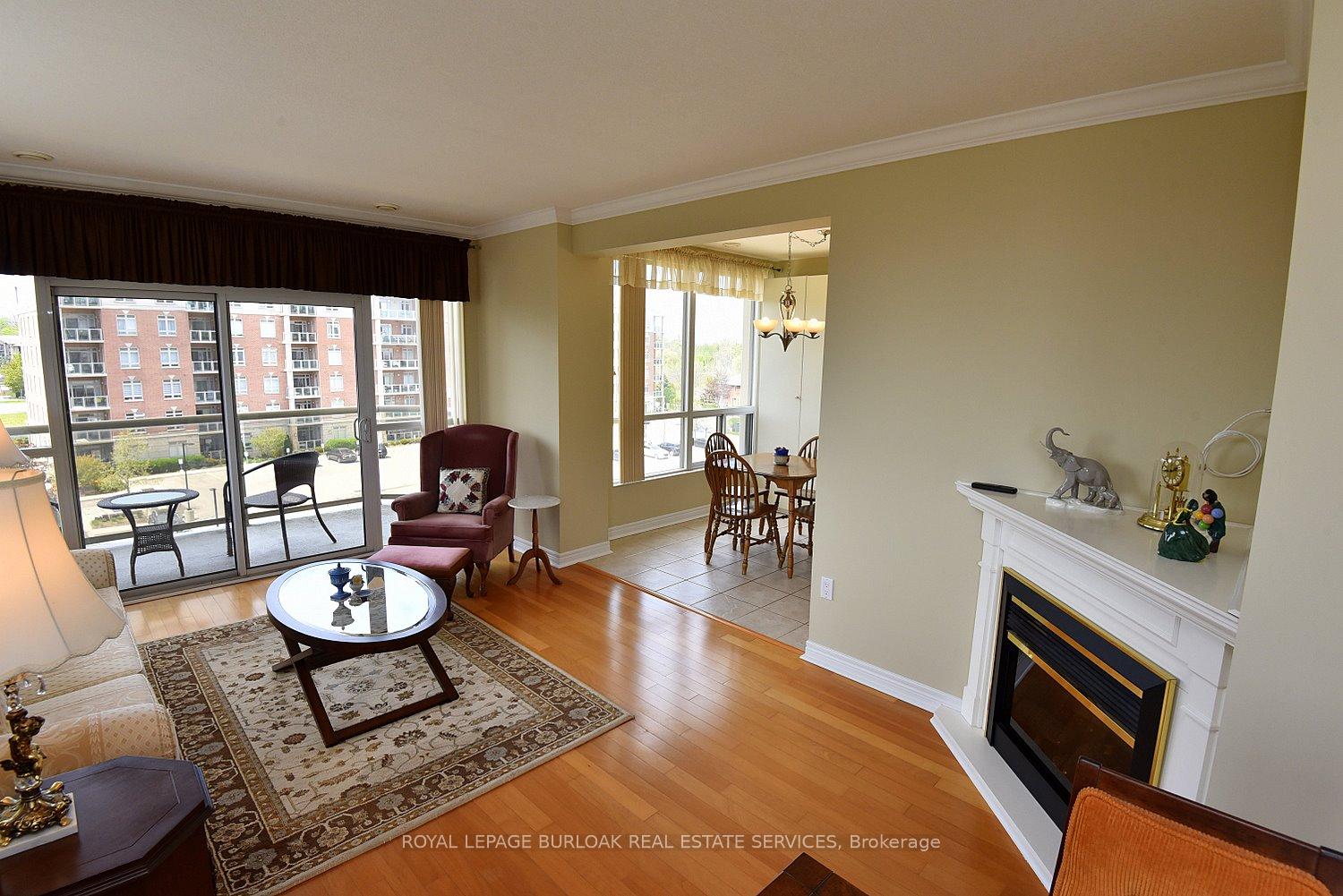 2 Bedrooms Condo at 1998 Ironstone, Burlington For sale
