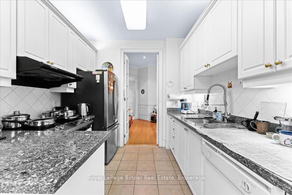 3 Bedrooms Condo at 88 Grandview,  Toronto For sale