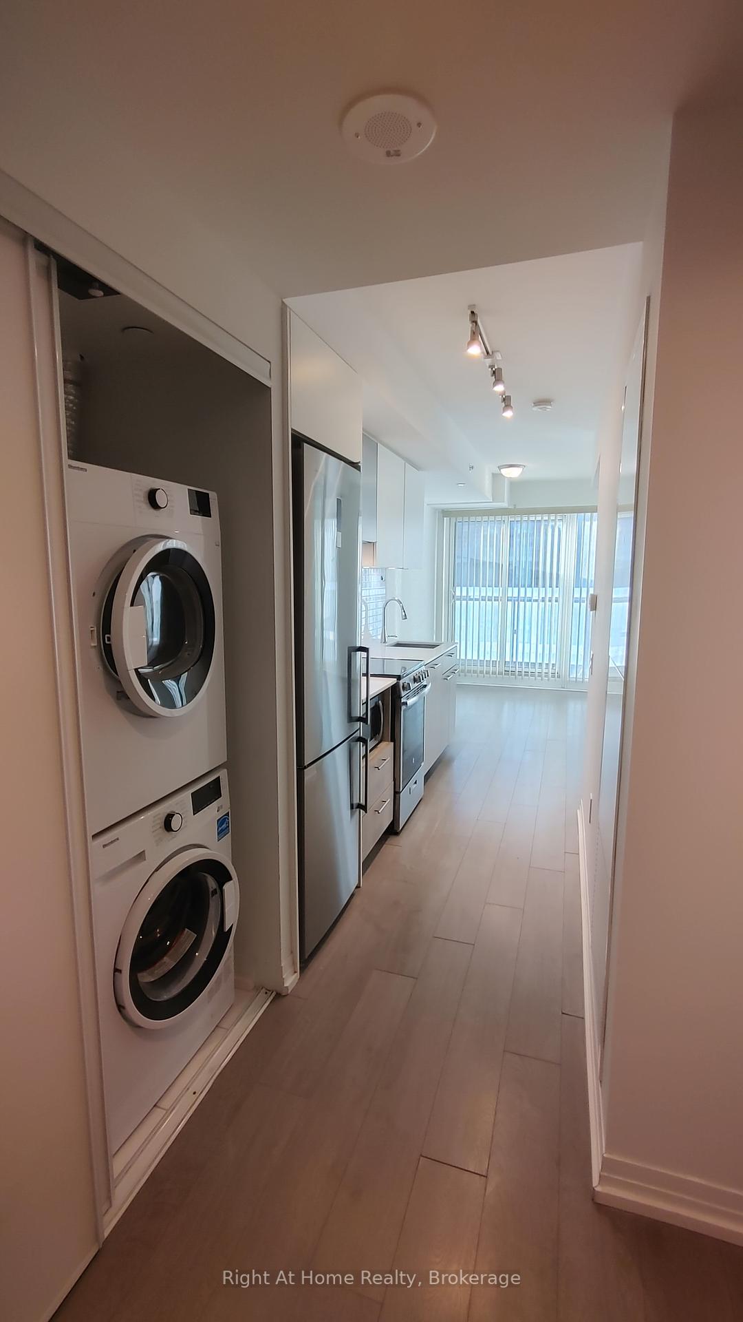 1 Bedroom Condo at 251 Jarvis,  Toronto For sale