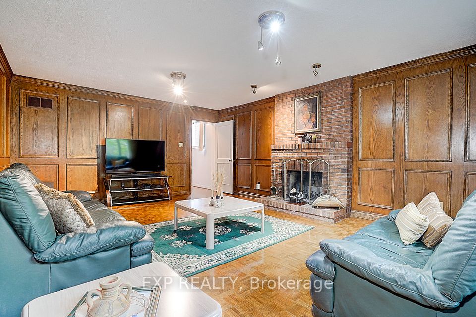 4458 Bathurst