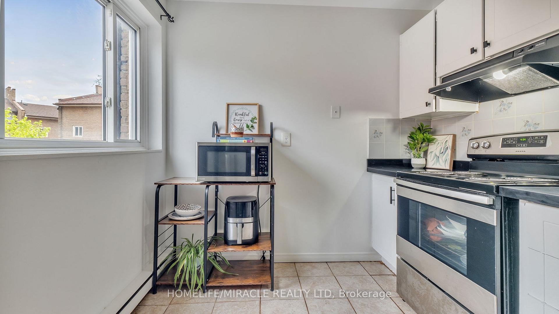 3 Bedrooms Condo at 91 Muir, Toronto For sale