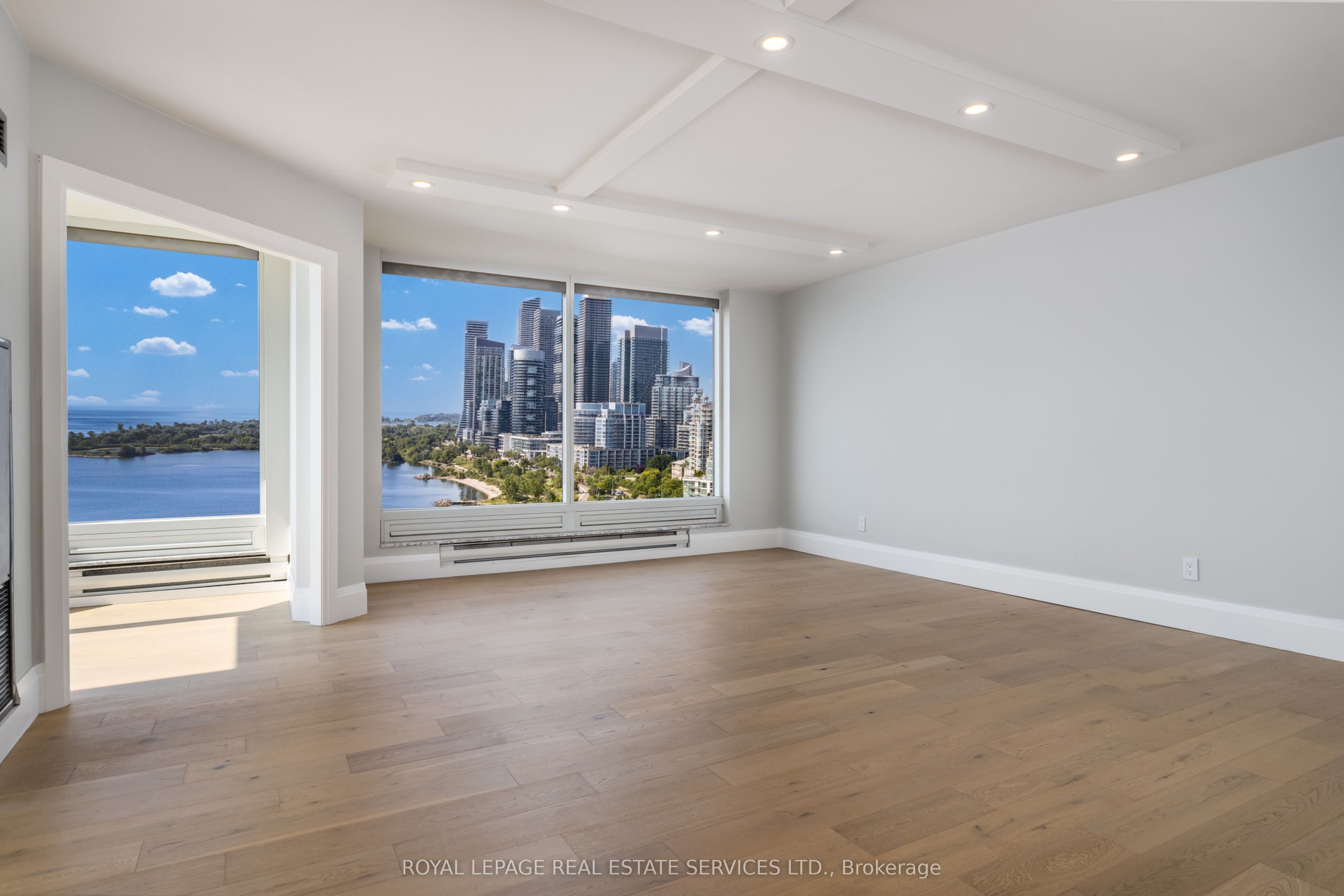 1 Palace Pier Court, #1806