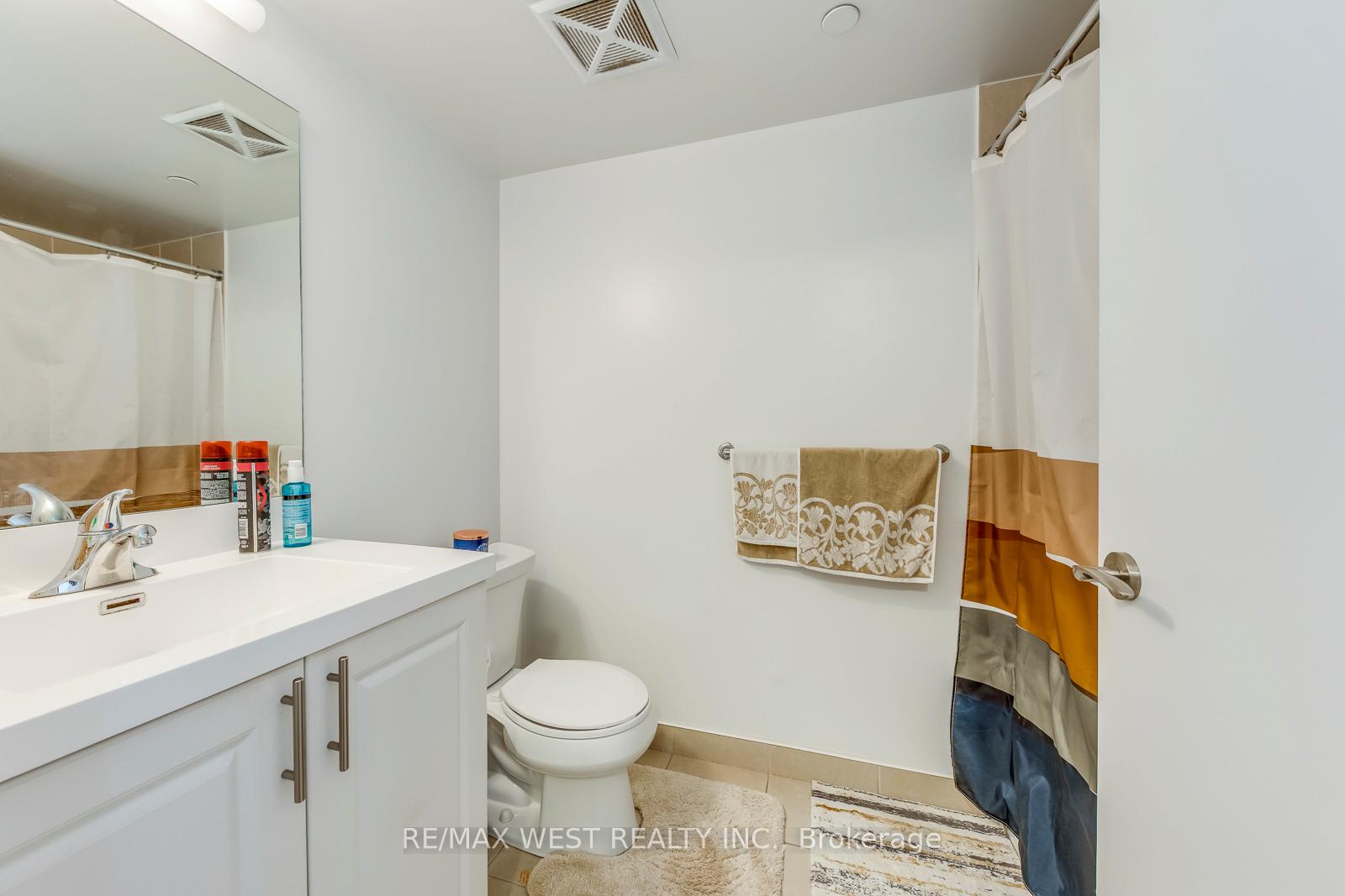 1 Bedroom Condo at 3091 Dufferin,  Toronto For sale