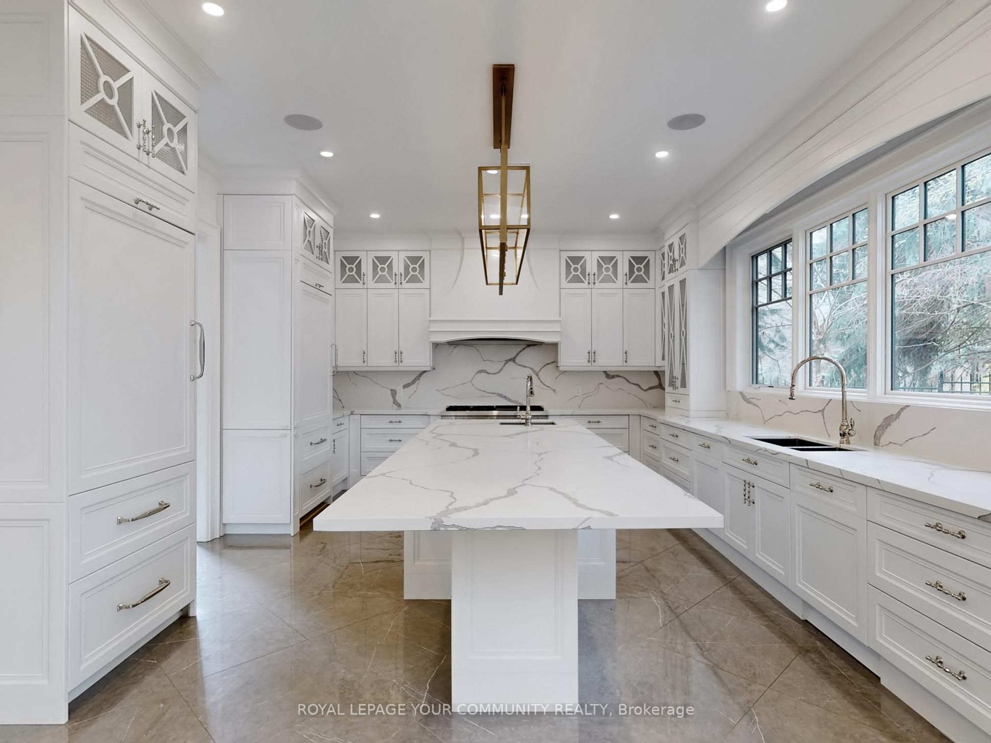 1257 Lakeshore Road W