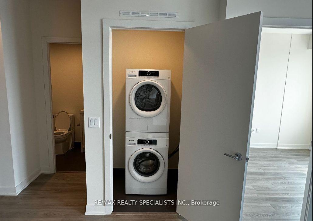 1 Bedroom Condo at 212 King William, Hamilton For sale