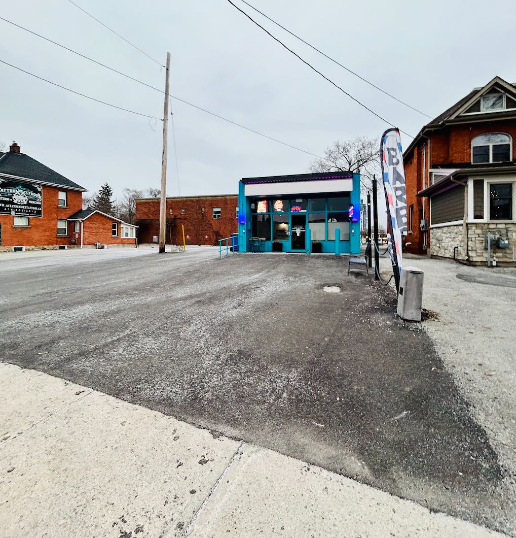 2016 Victoria Avenue Burlington Ontario L7R 1R4