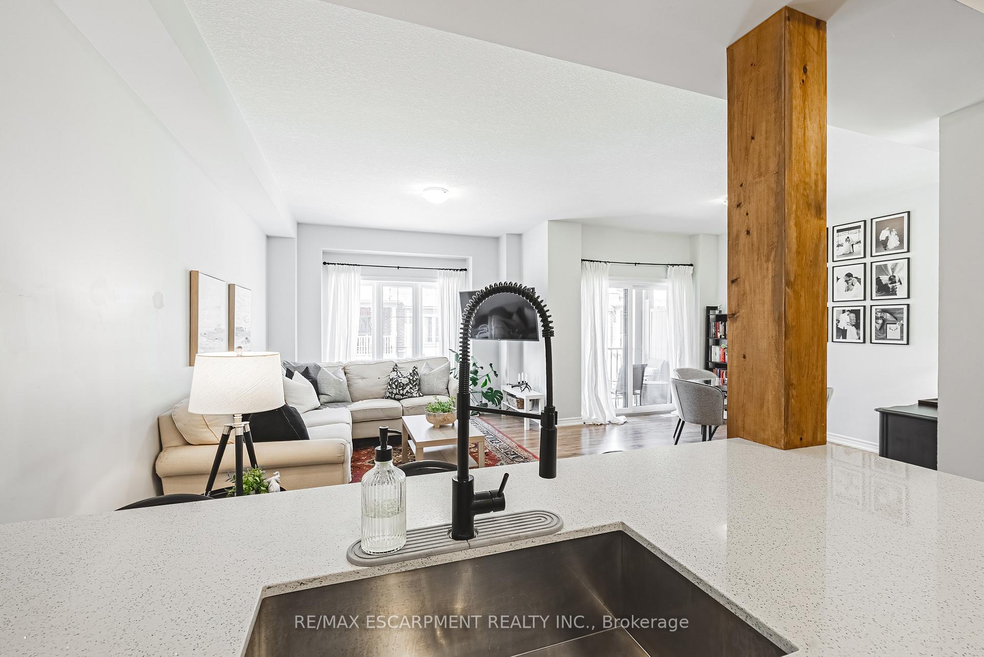 2 Bedrooms Condo at 18 Ridgeside,  Hamilton For sale