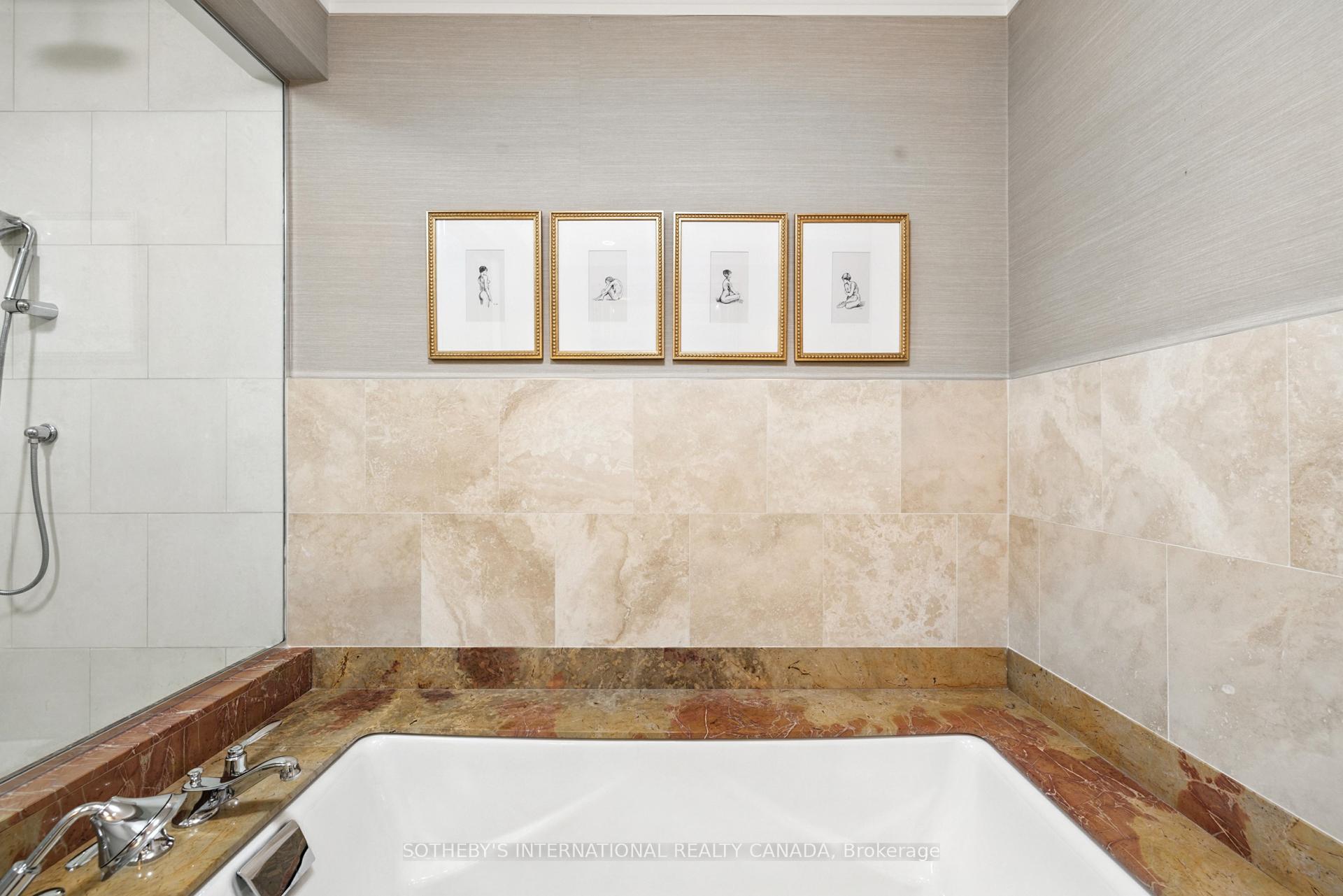 2 Bedrooms Condo at 183 Wellington, Toronto For sale