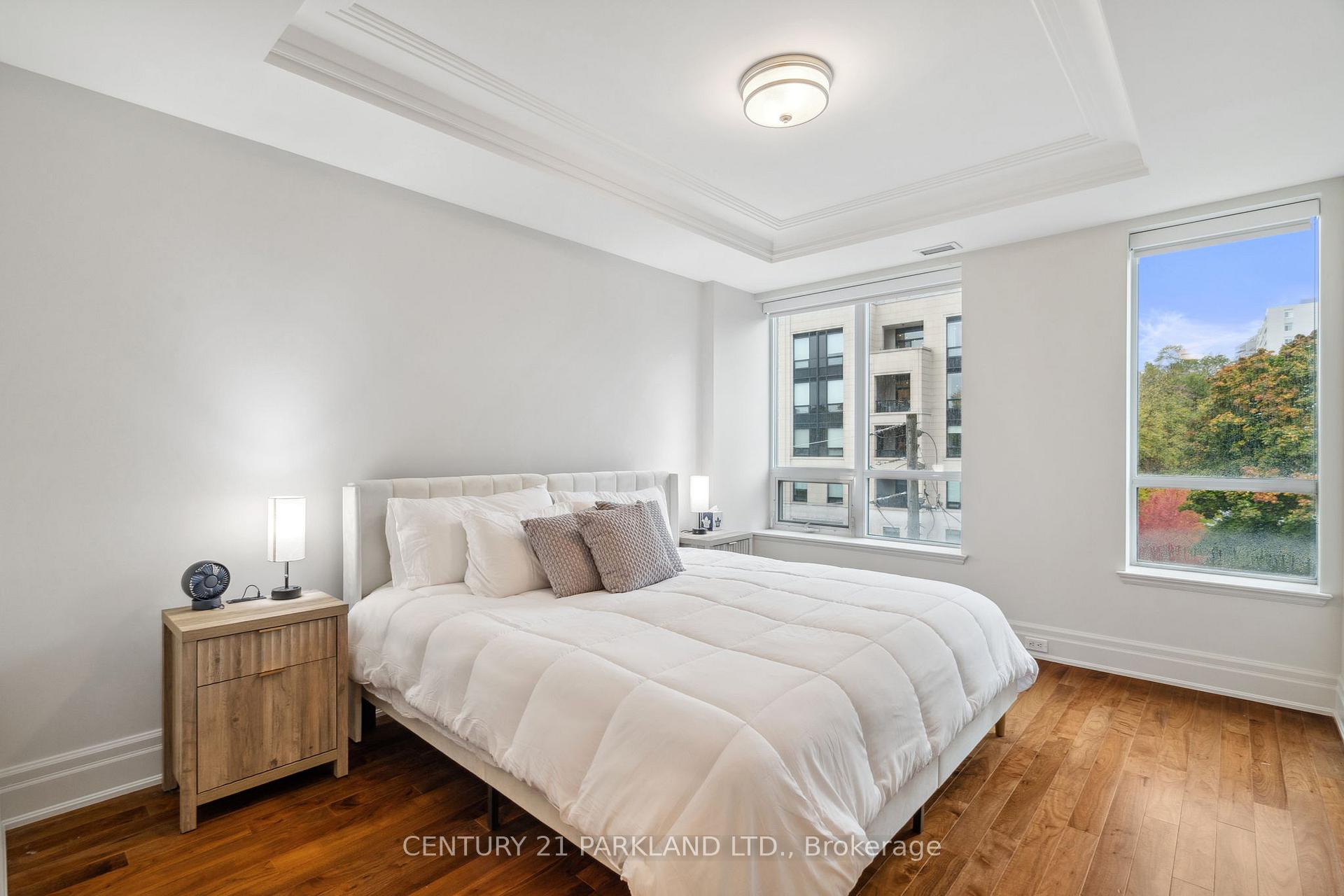 2 Bedrooms Condo at 155 St Clair, Toronto For sale
