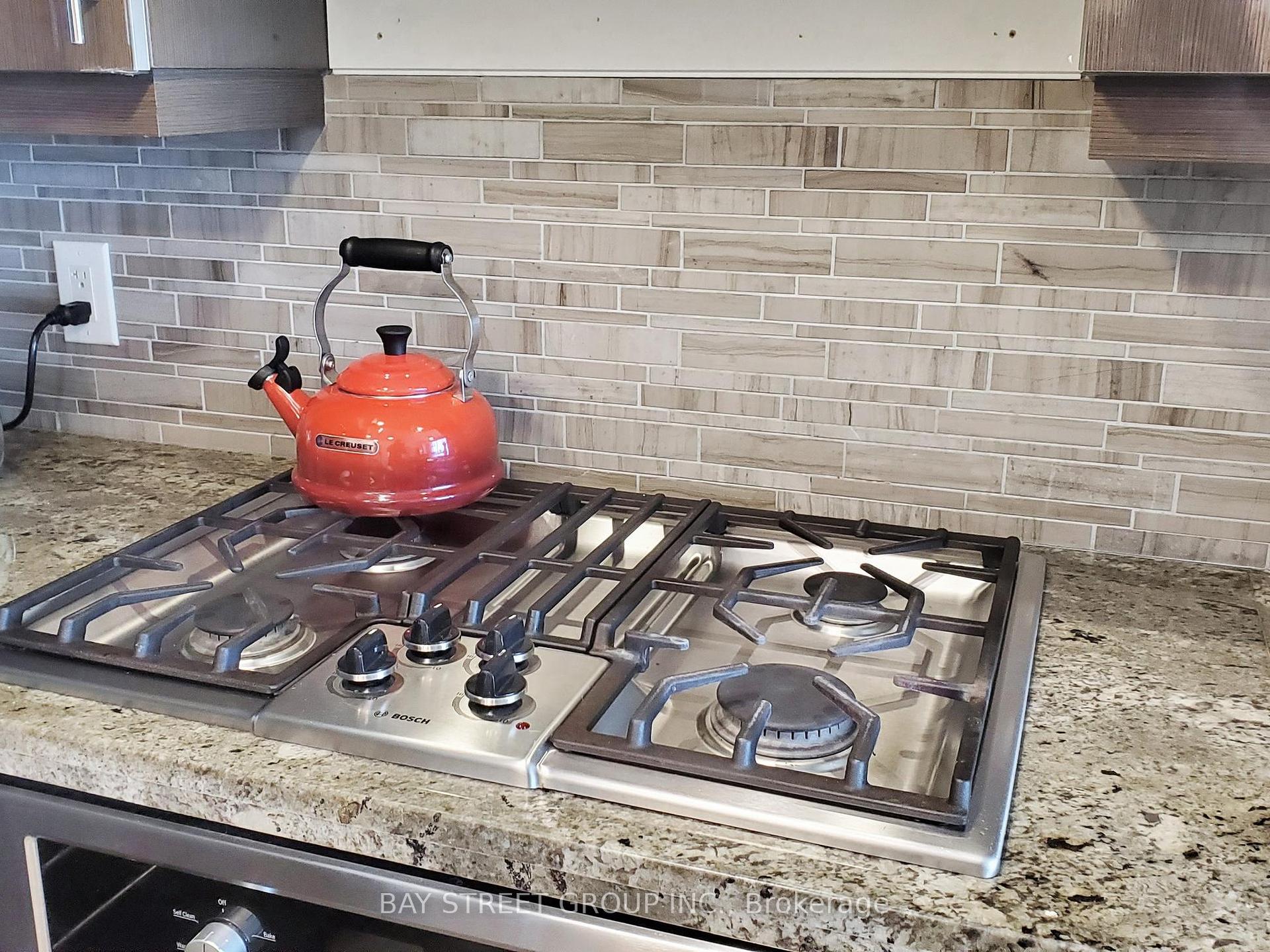 3 Bedrooms Condo at 33 BAY, Toronto For sale