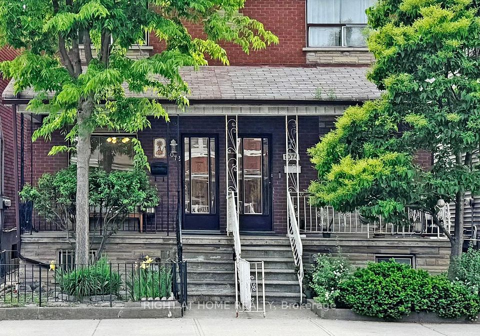 1072 Dufferin