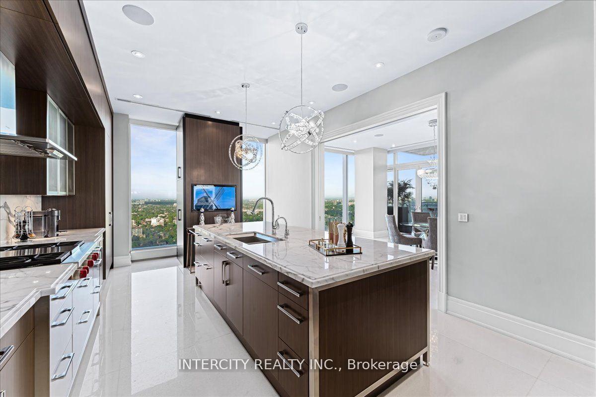 3 Bedrooms Condo at 50 Yorkville, Toronto For sale