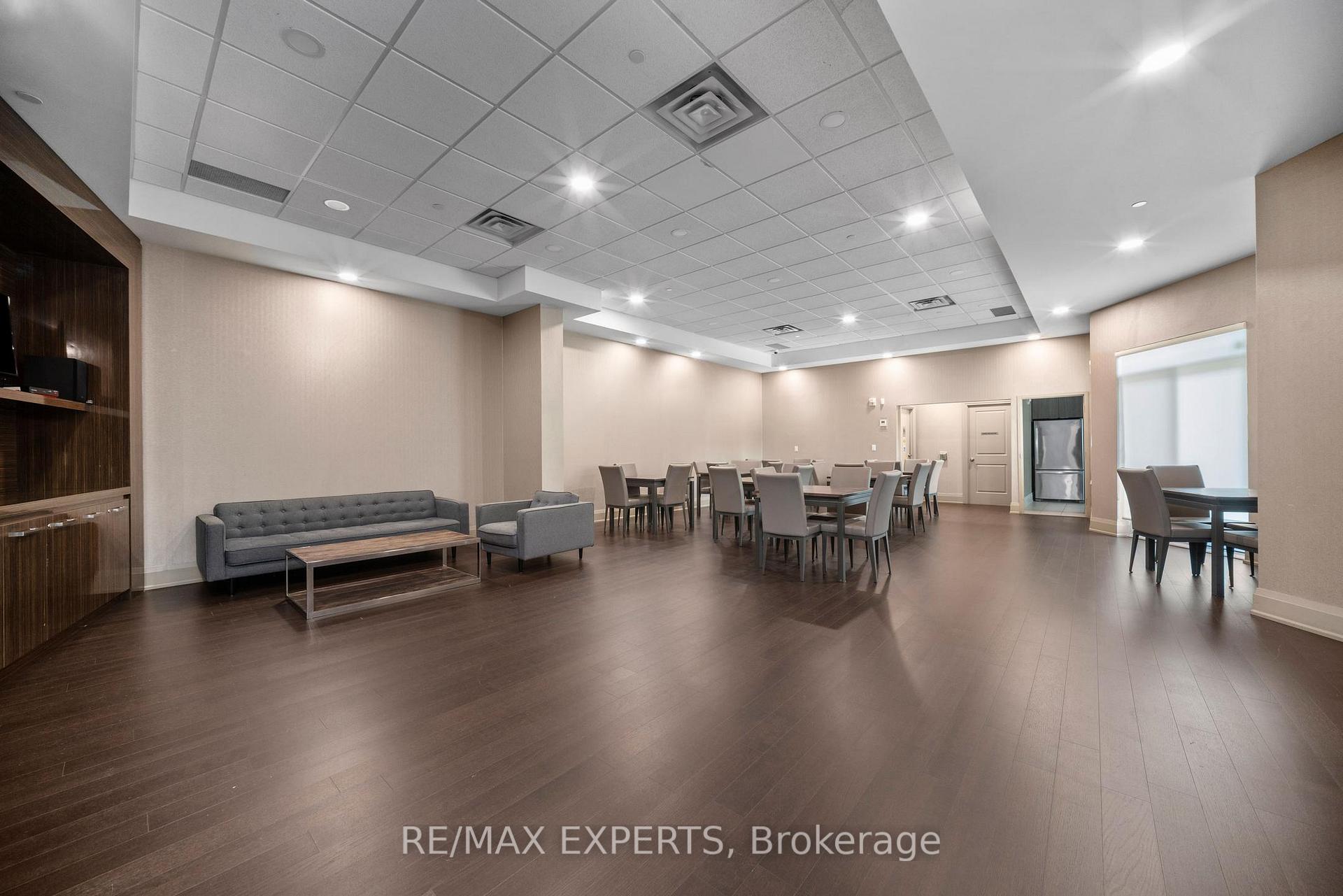 1 Bedroom Condo at 86 Woodbridge, Vaughan For sale