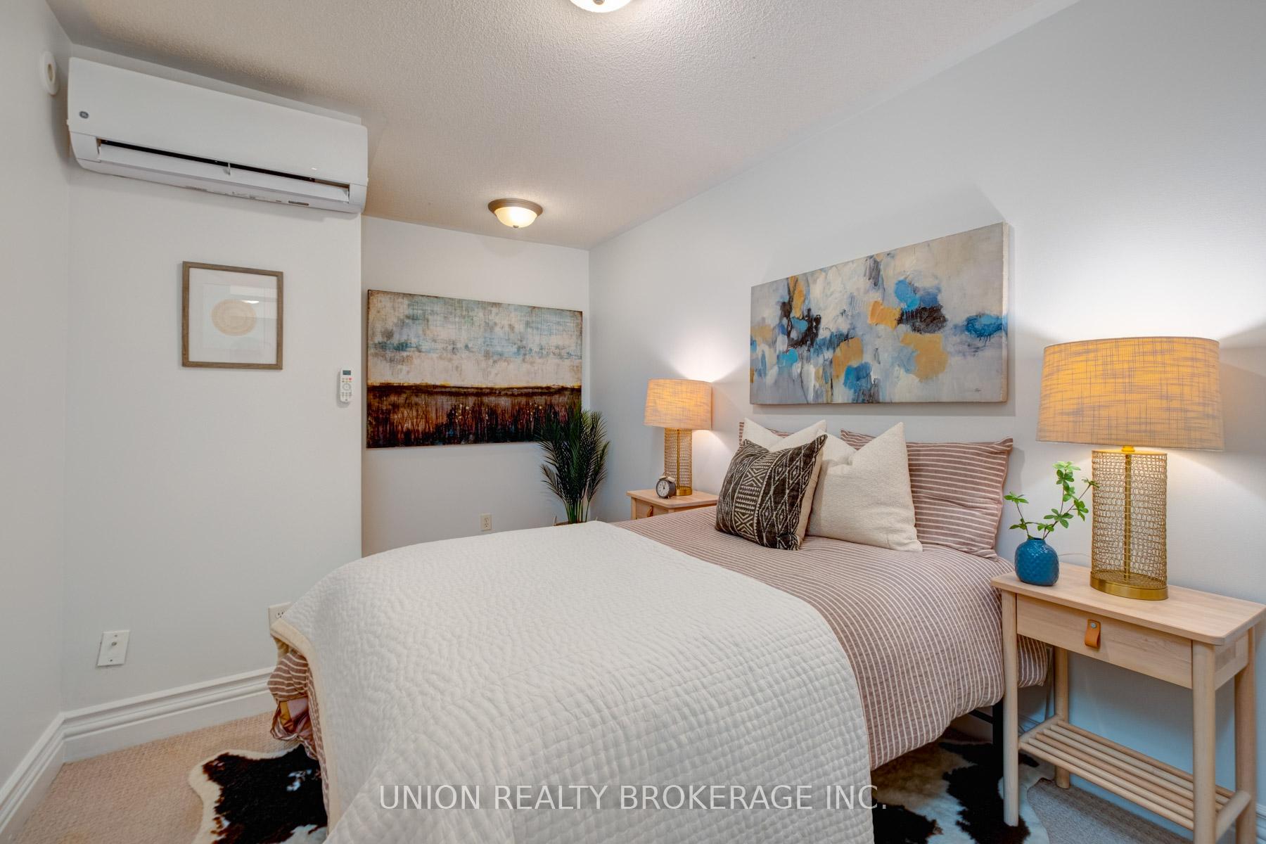 1 Bedroom Condo at 539 Jarvis,  Toronto For sale