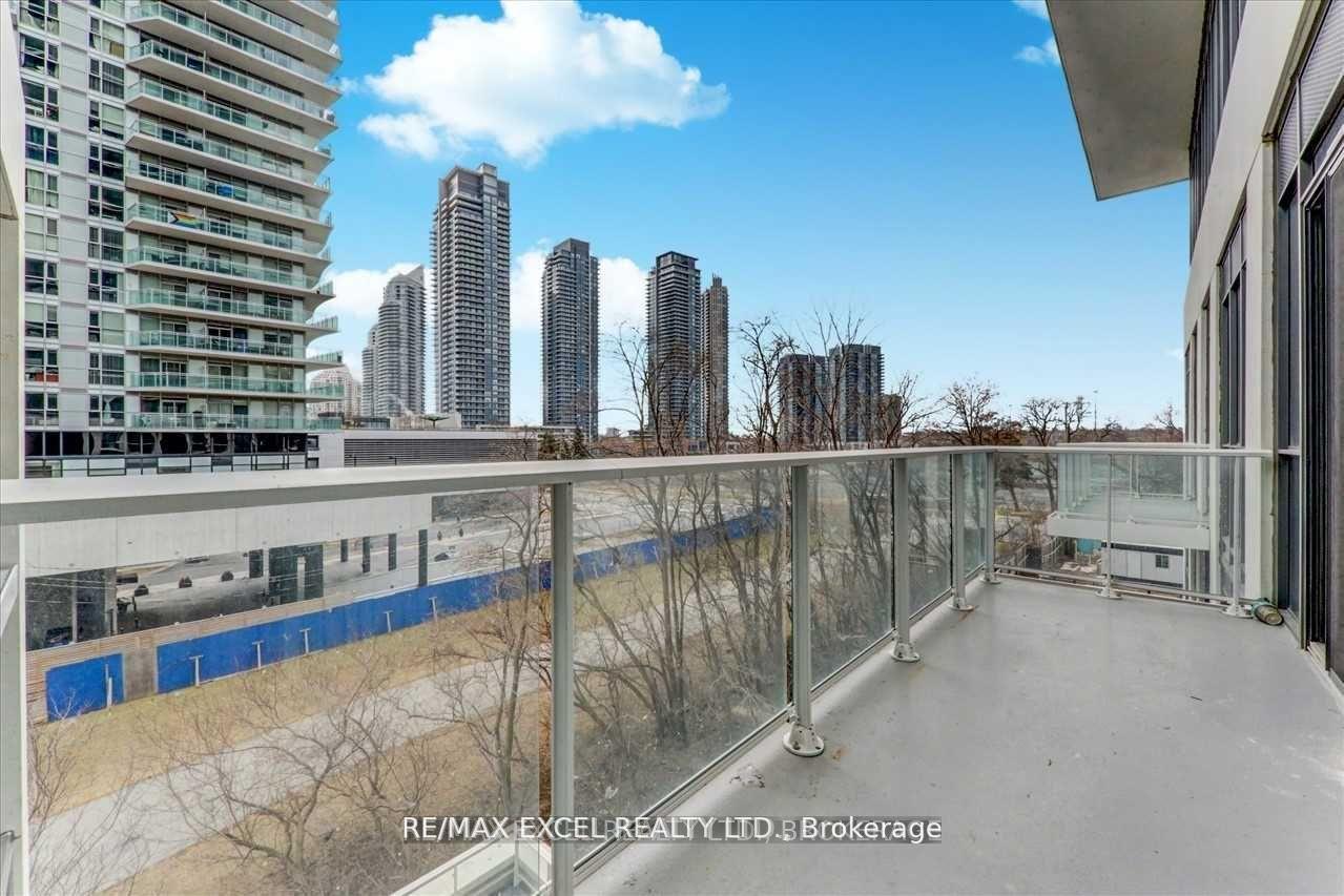 2 Bedrooms Condo at 70 Annie Craig, Toronto For sale