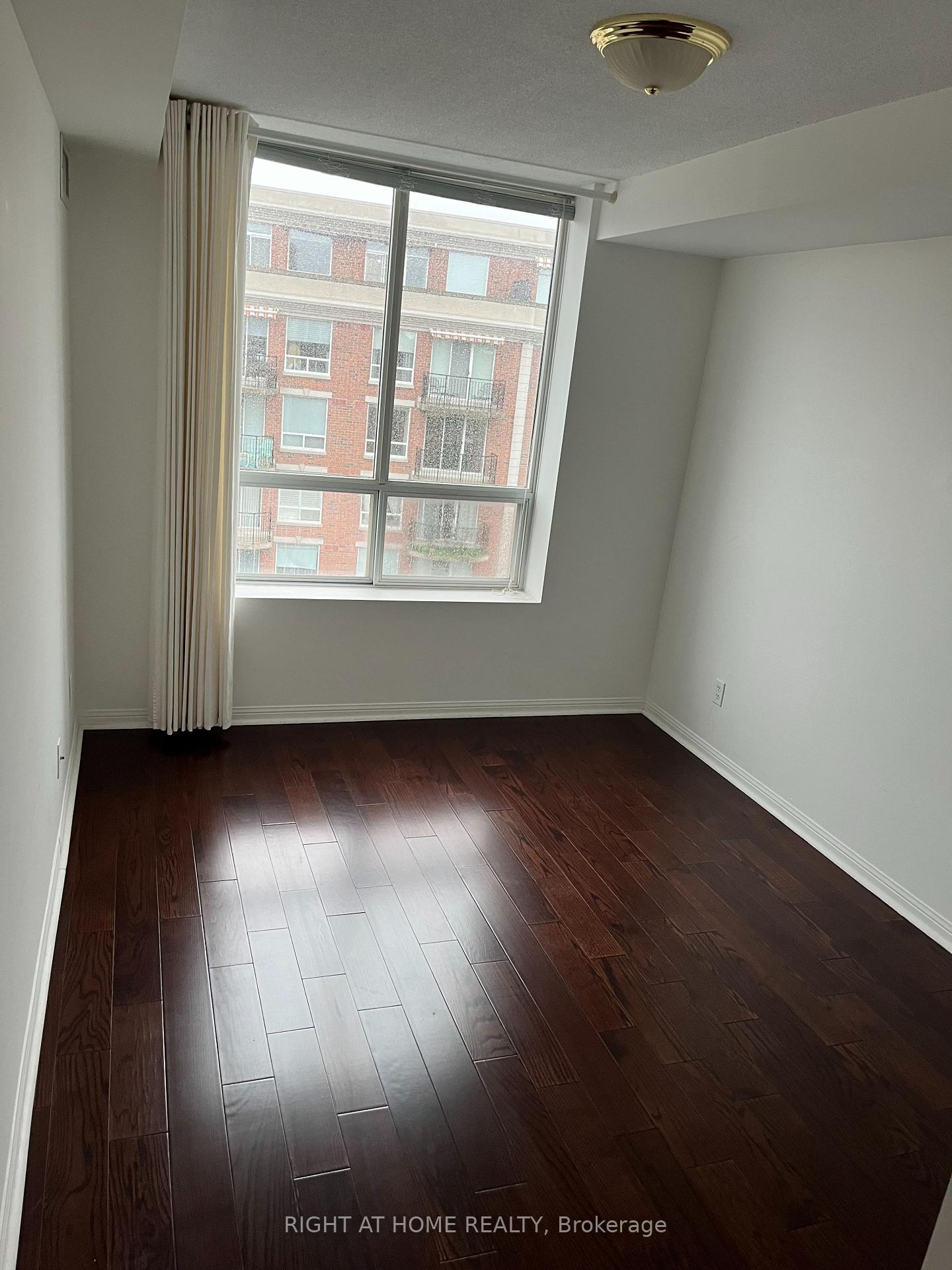 1 Bedroom Condo at 3130 Yonge, Toronto For sale