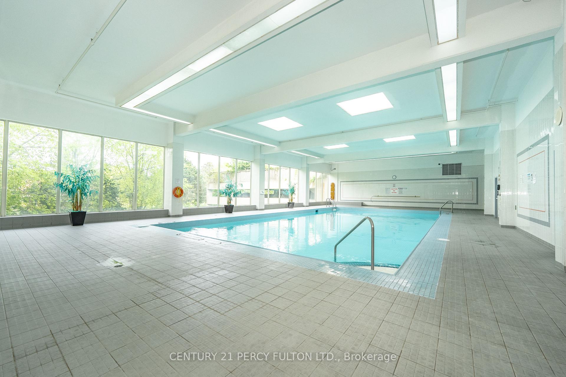 2 Bedrooms Condo at 3 Greystone Walk, Toronto For sale