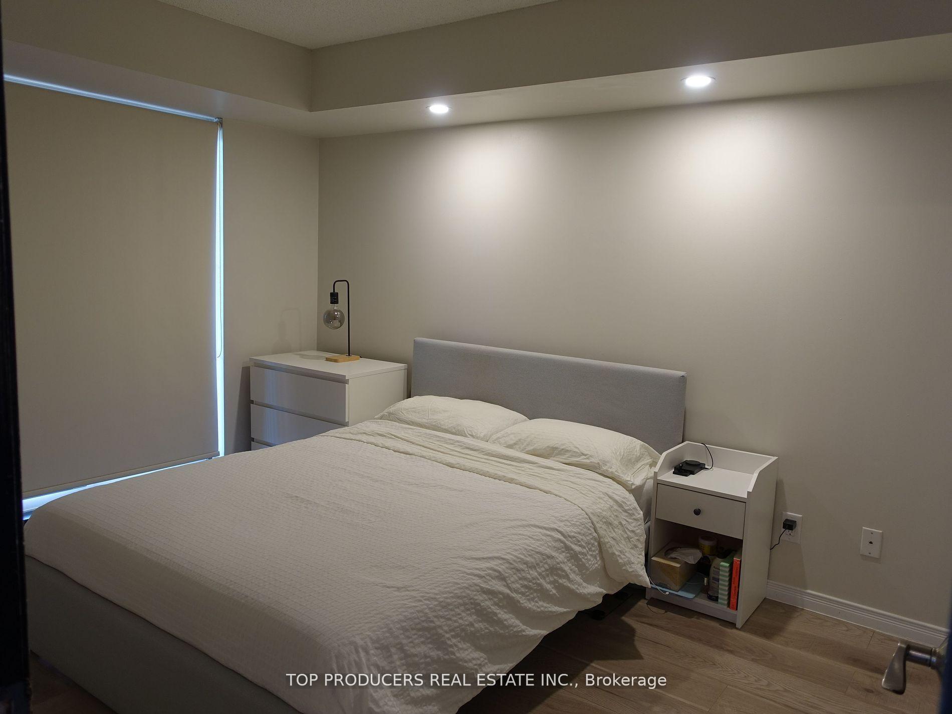 1 Bedroom Condo at 51 Harrison Garden,  Toronto For sale