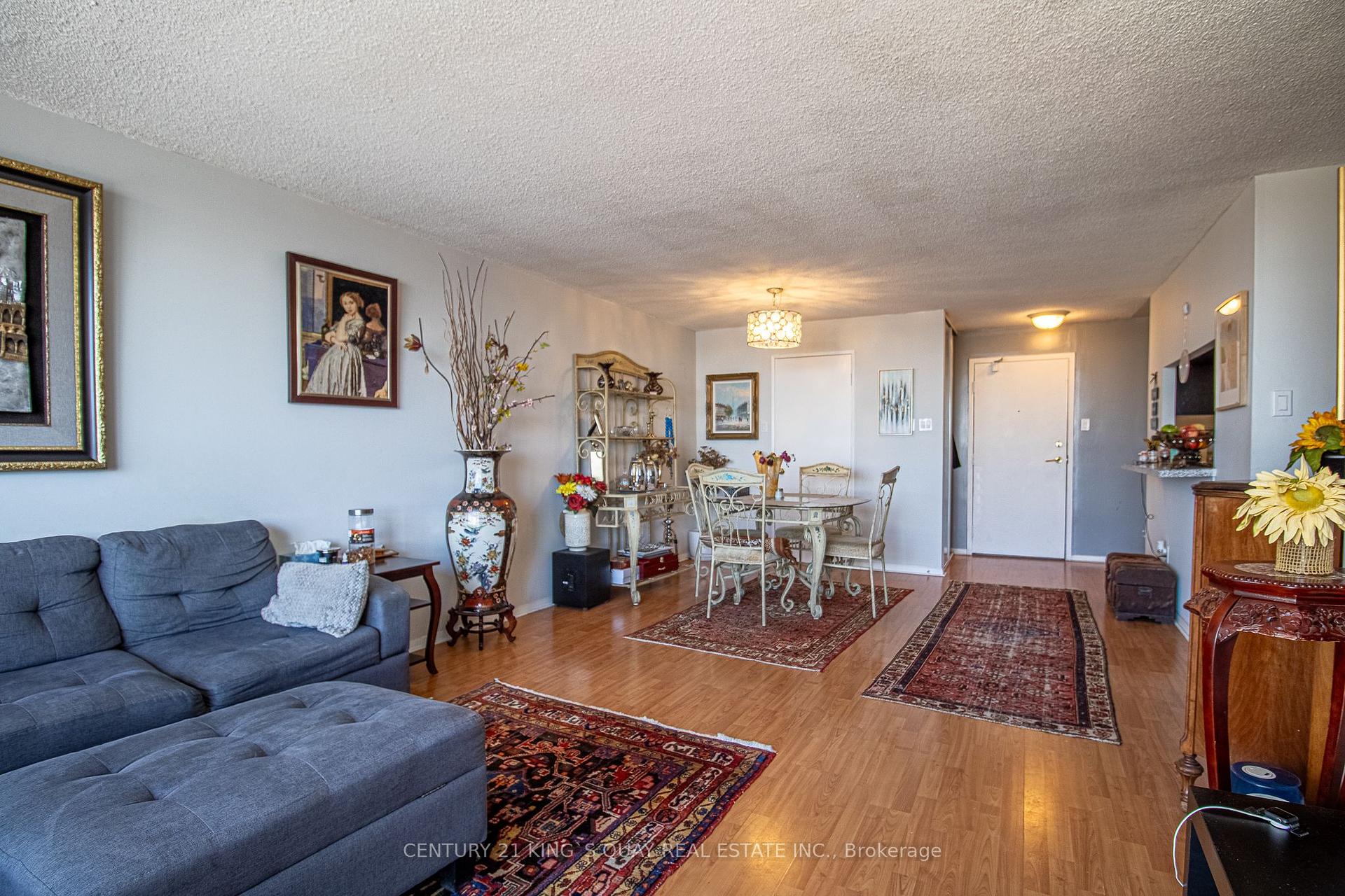 2 Bedrooms Condo at 4185 Shipp, Mississauga For sale