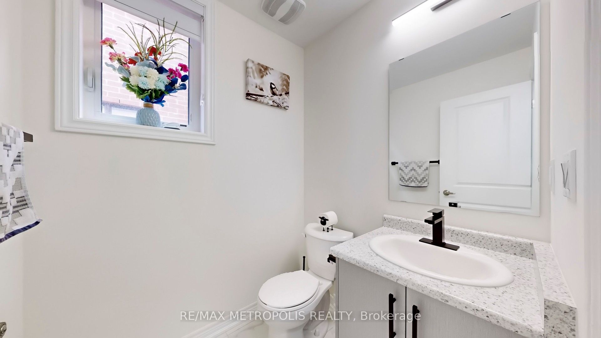1315 Davis Loop