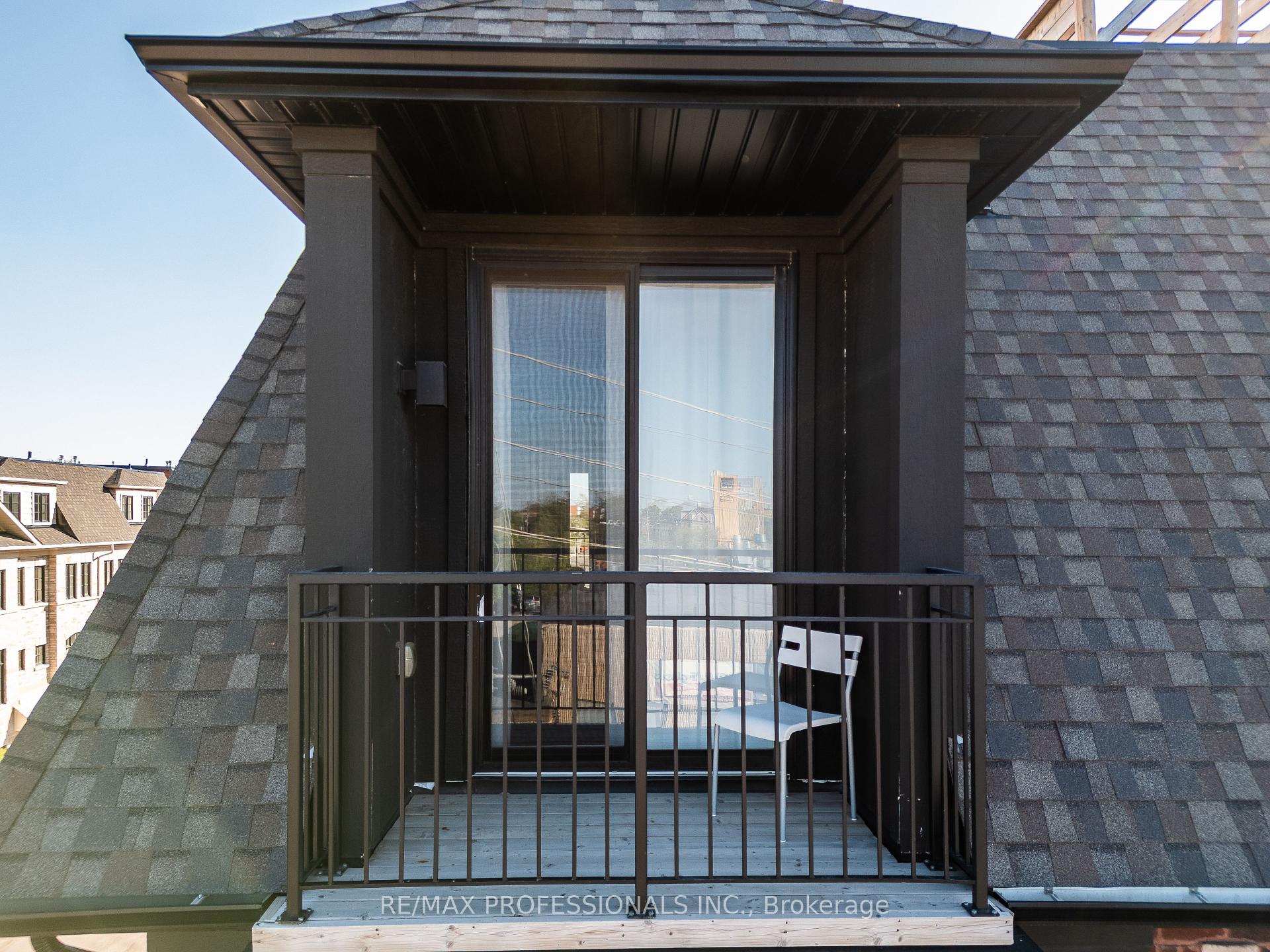 3 Bedrooms Condo at 150 Joymar, Mississauga For sale