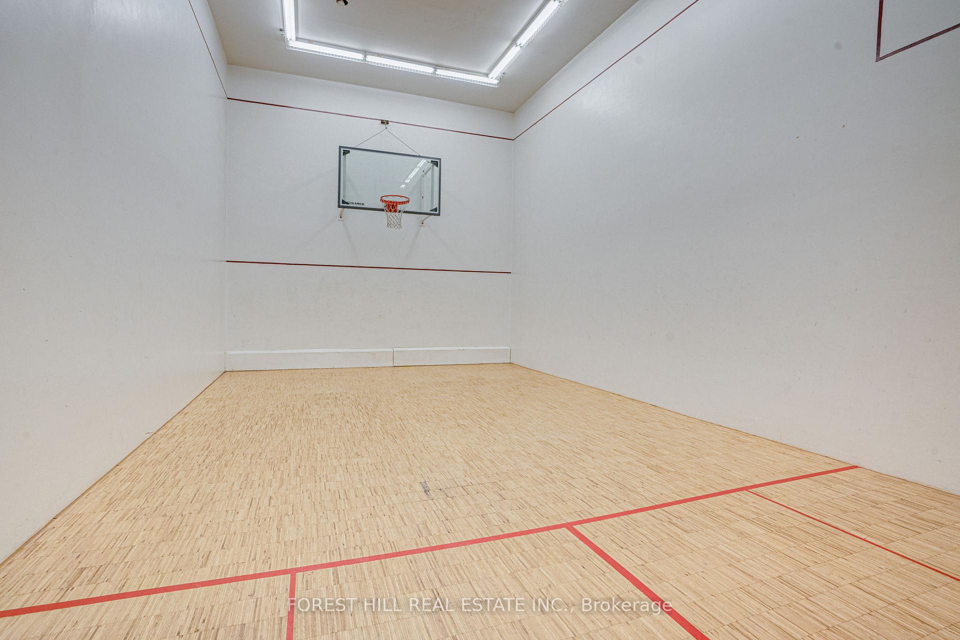 2 Bedrooms Condo at 633 Bay, Toronto For sale